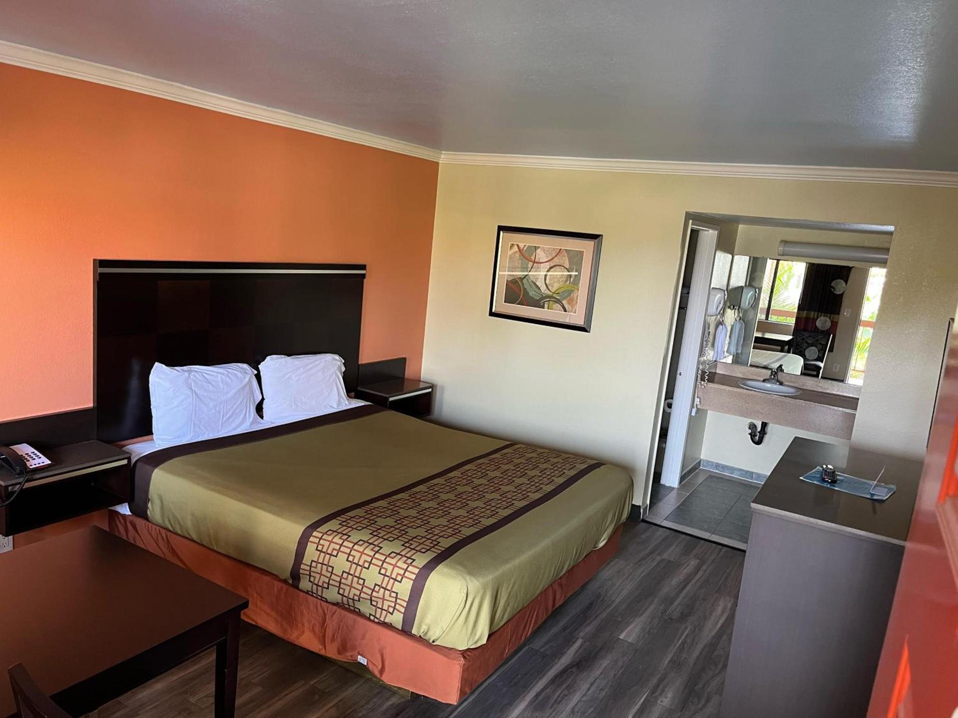 Rivera Inn & Suites Motel photo 11