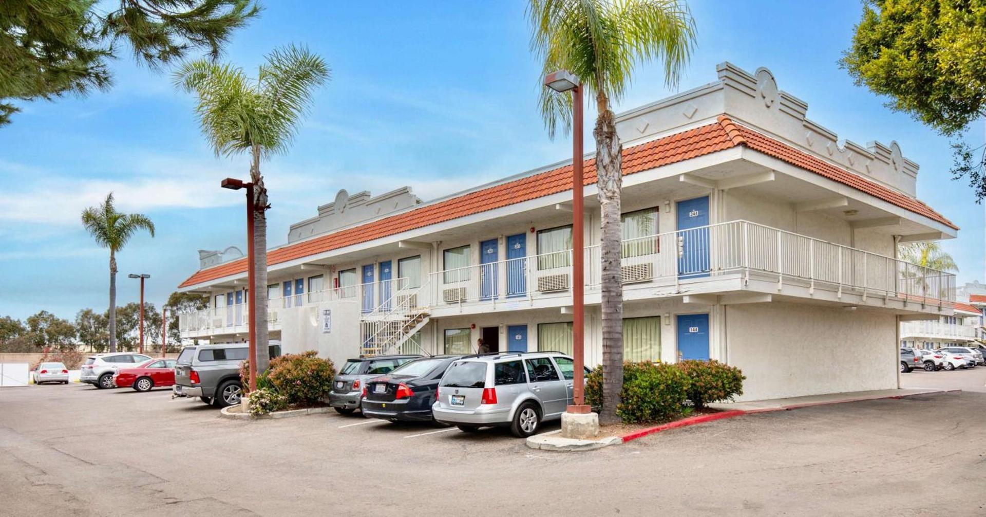 Motel 6-Carlsbad, CA - East Near LEGOLAND photo 3