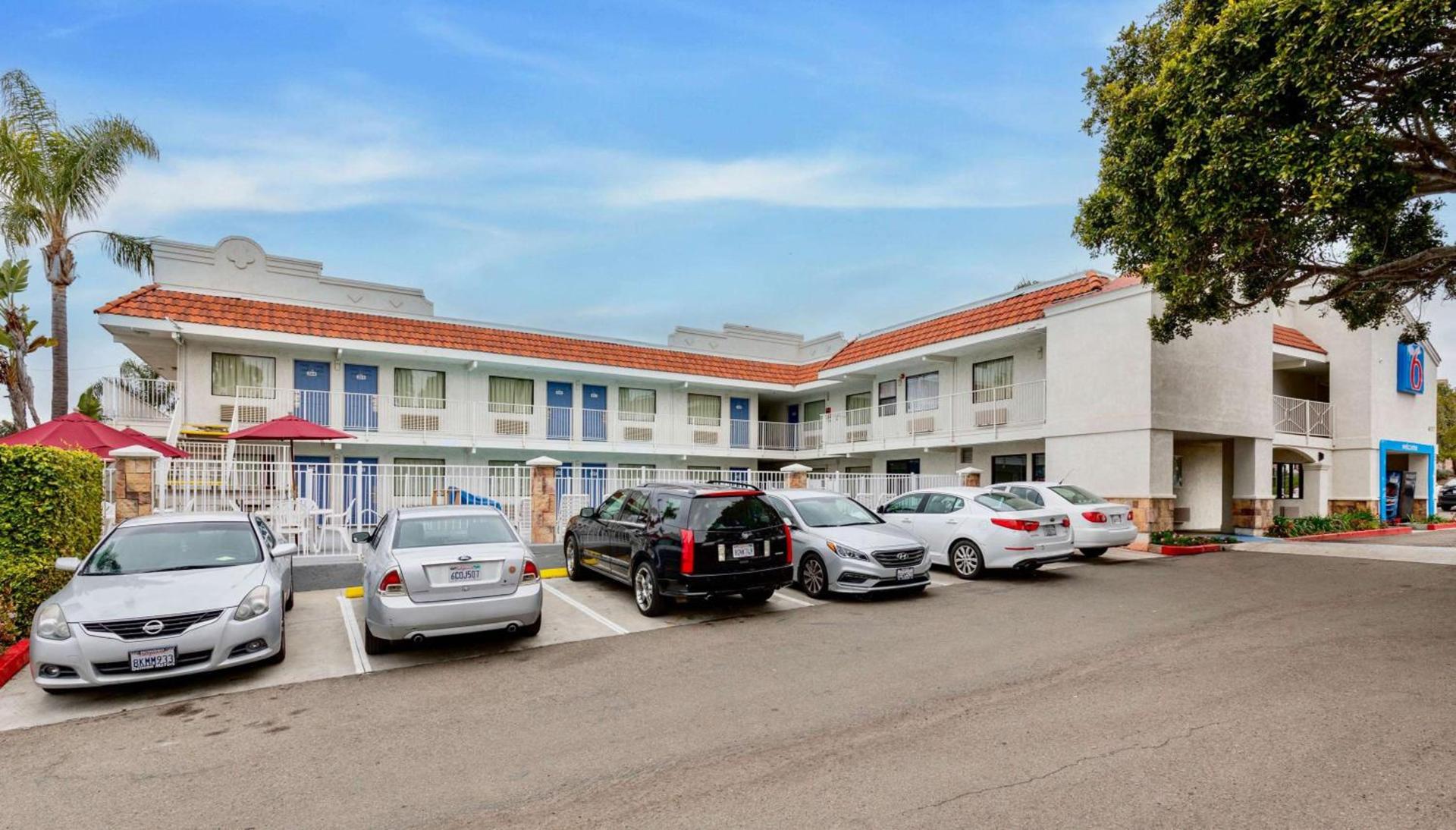 Motel 6-Carlsbad, CA - East Near LEGOLAND photo 2