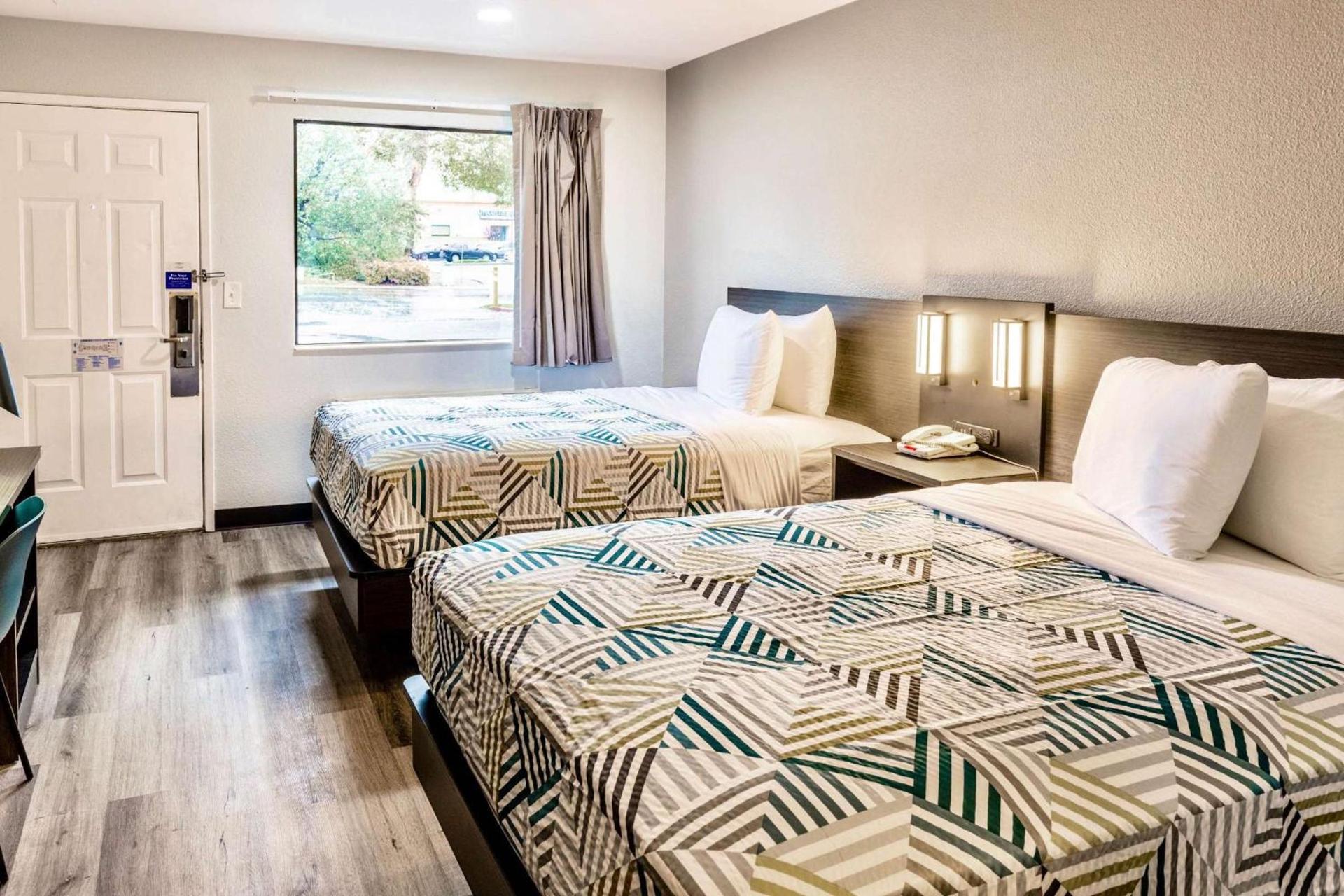 Motel 6-Carlsbad, CA - East Near LEGOLAND photo 12