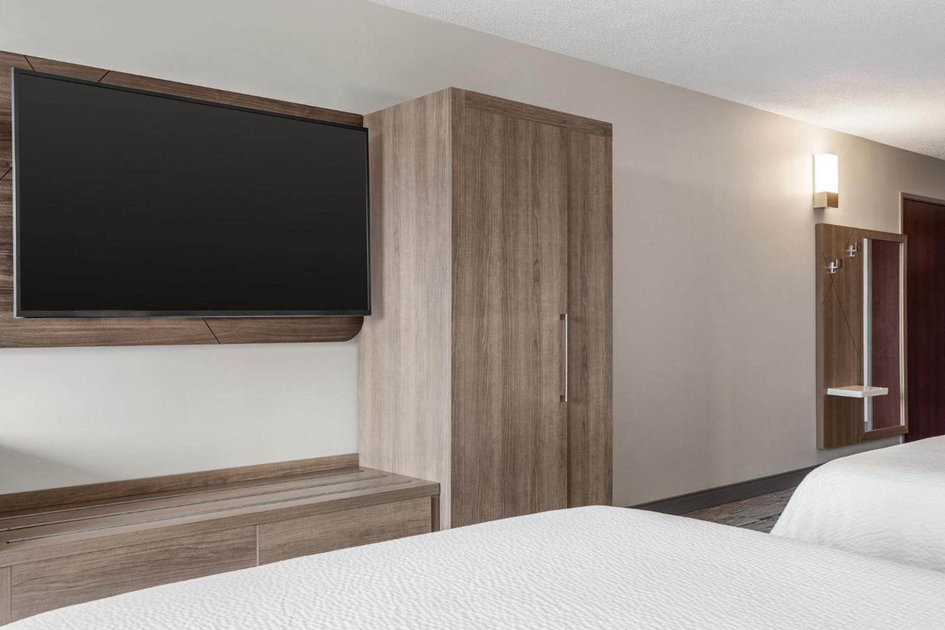 Holiday Inn Express & Suites East Greenbush Albany-Skyline by IHG photo 28