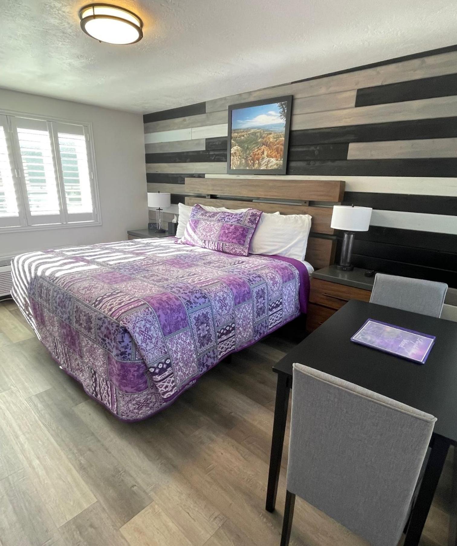 Purple Sage Motel photo 13