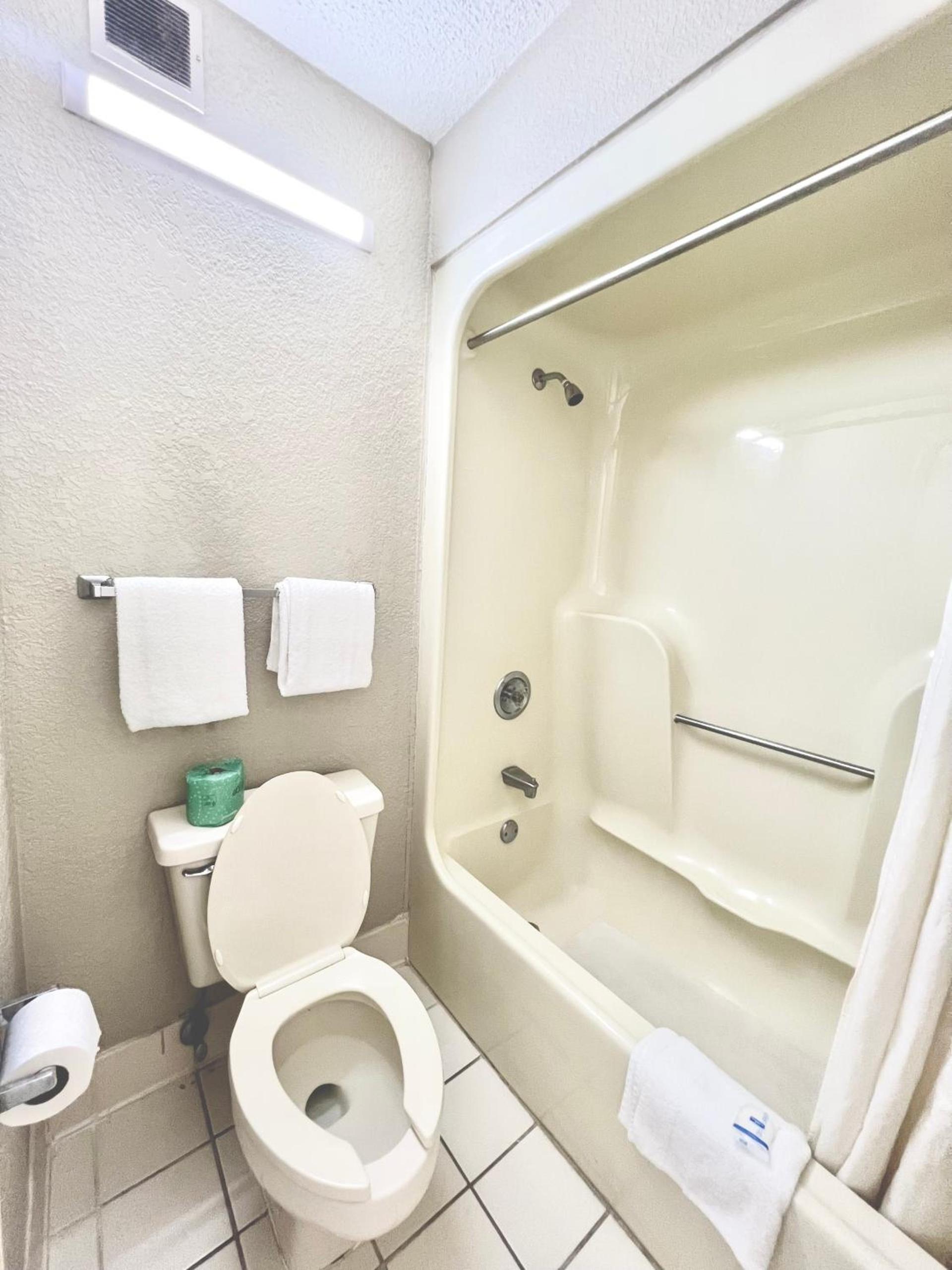 Rodeway Inn Expo Center photo 15