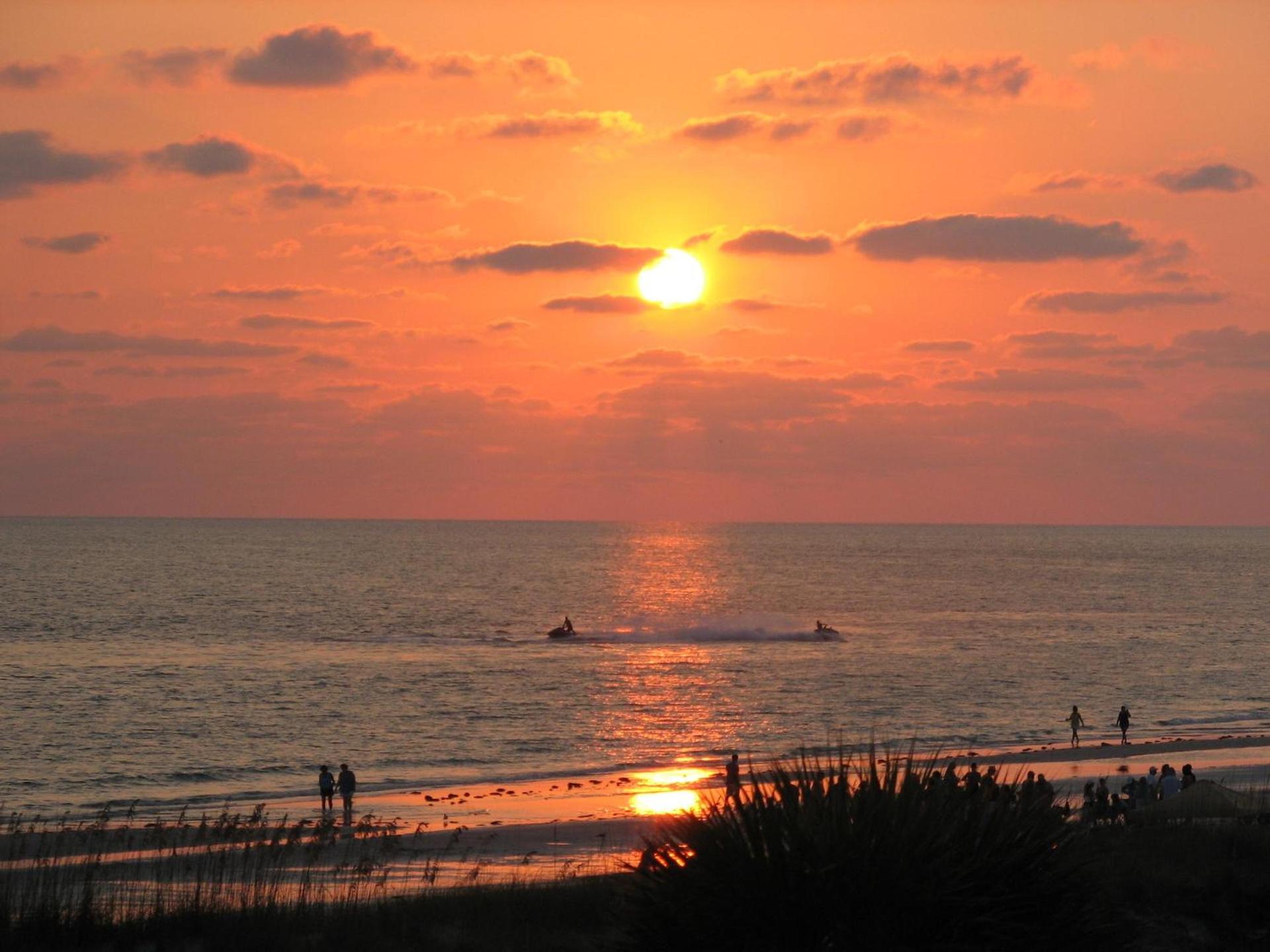 Barefoot Beach Club photo 27