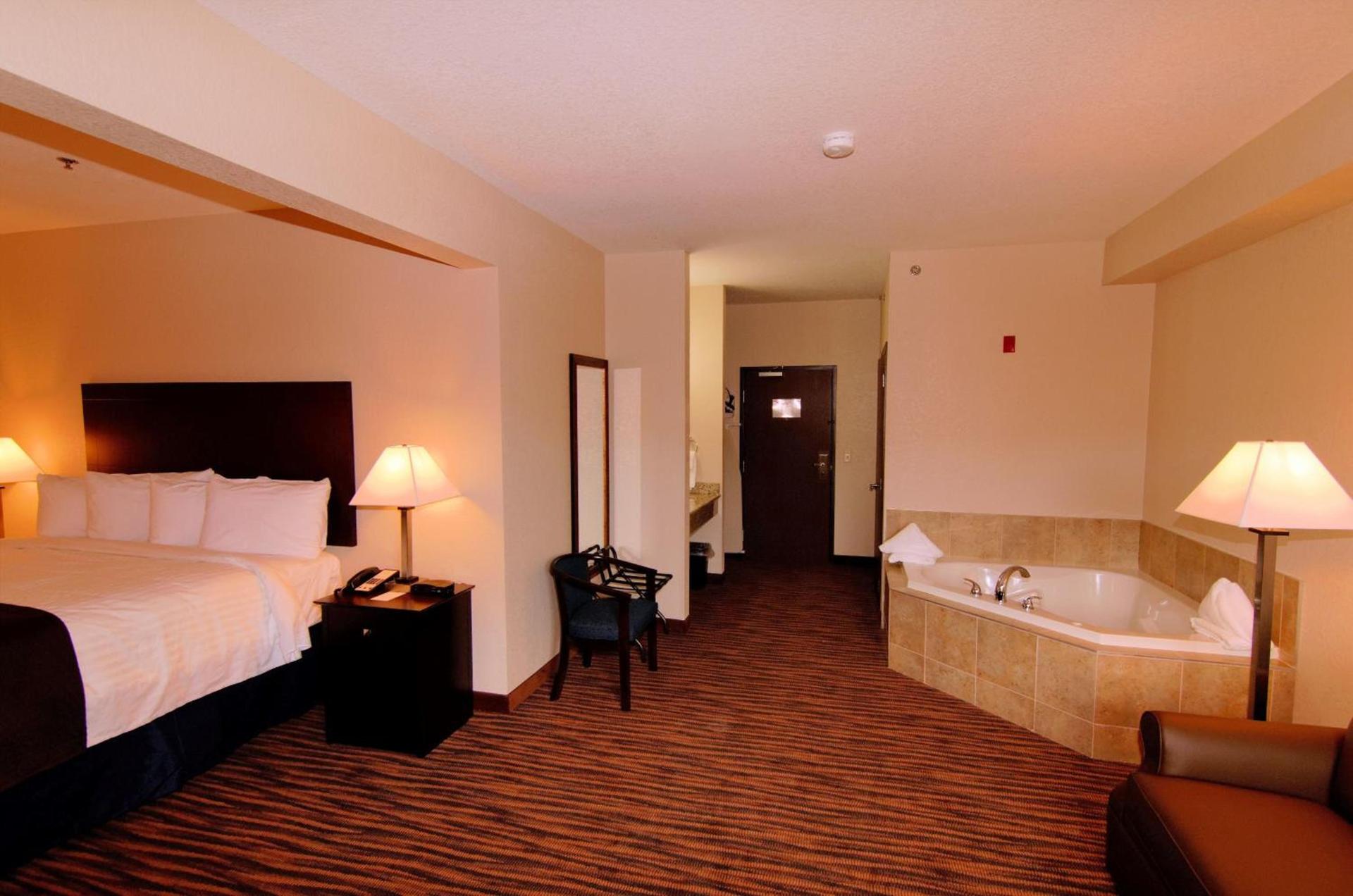 Cobblestone Inn & Suites - Denison | Oak Ridge photo 23