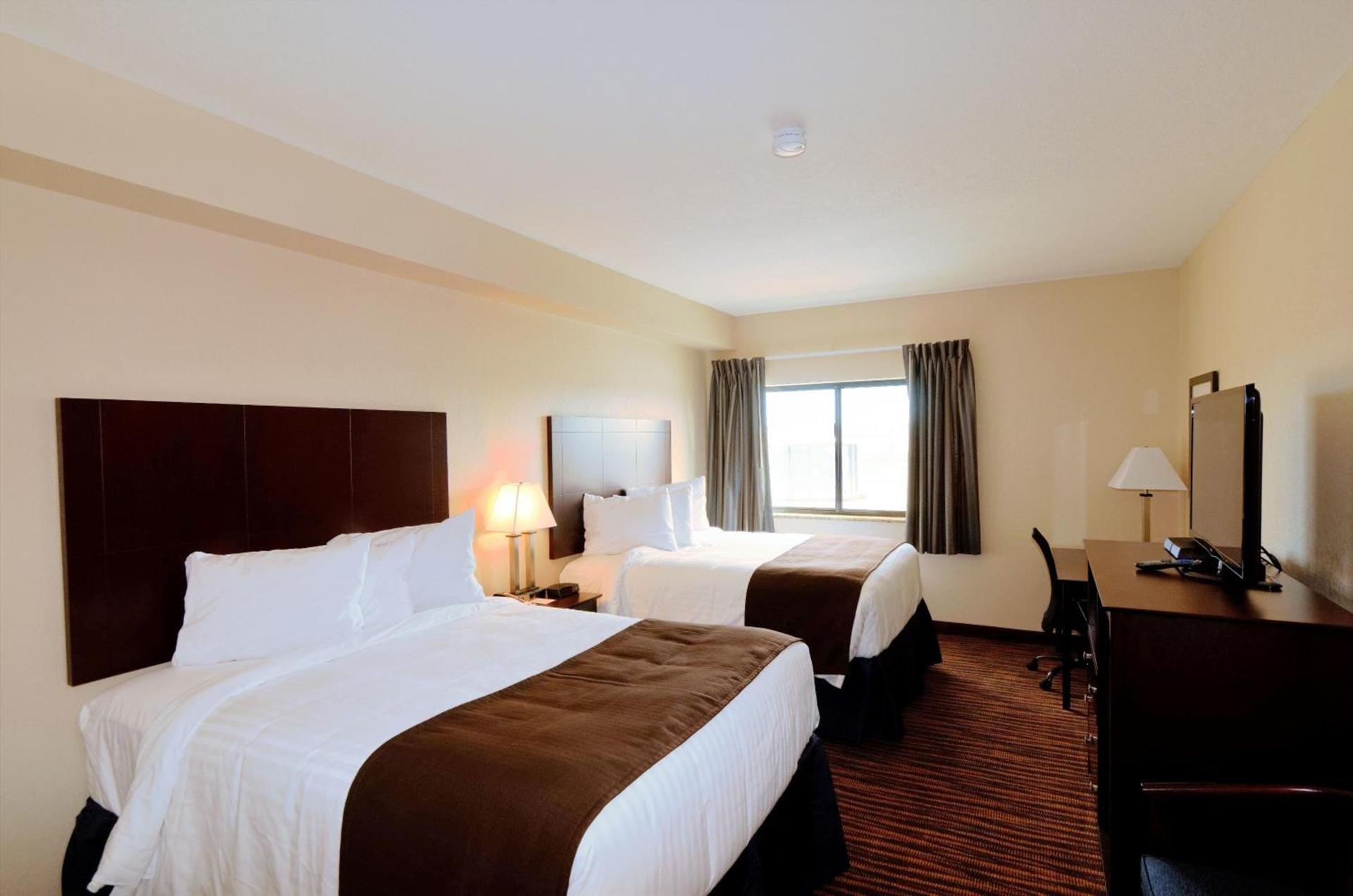 Cobblestone Inn & Suites - Denison | Oak Ridge photo 25