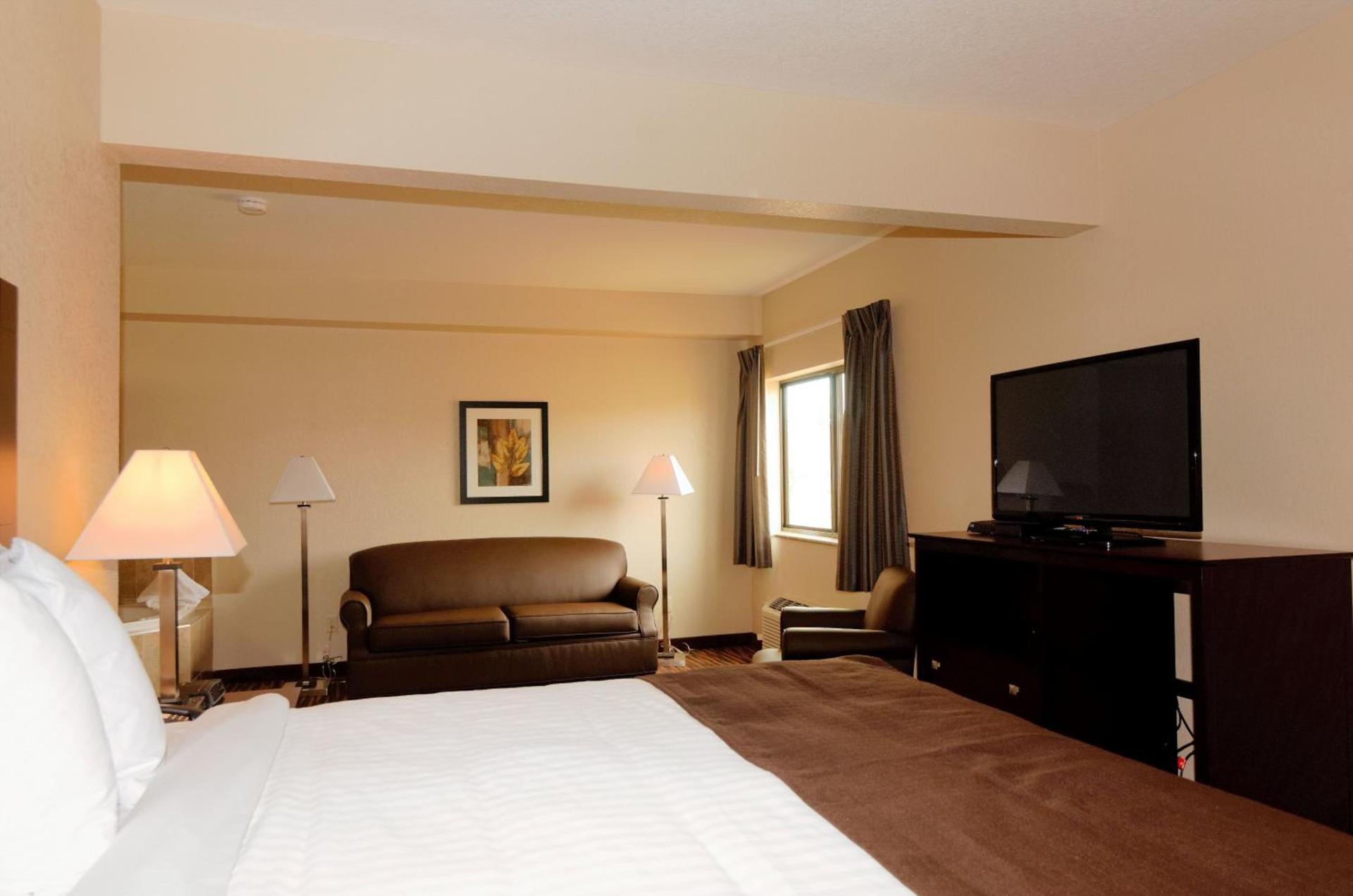 Cobblestone Inn & Suites - Denison | Oak Ridge photo 12