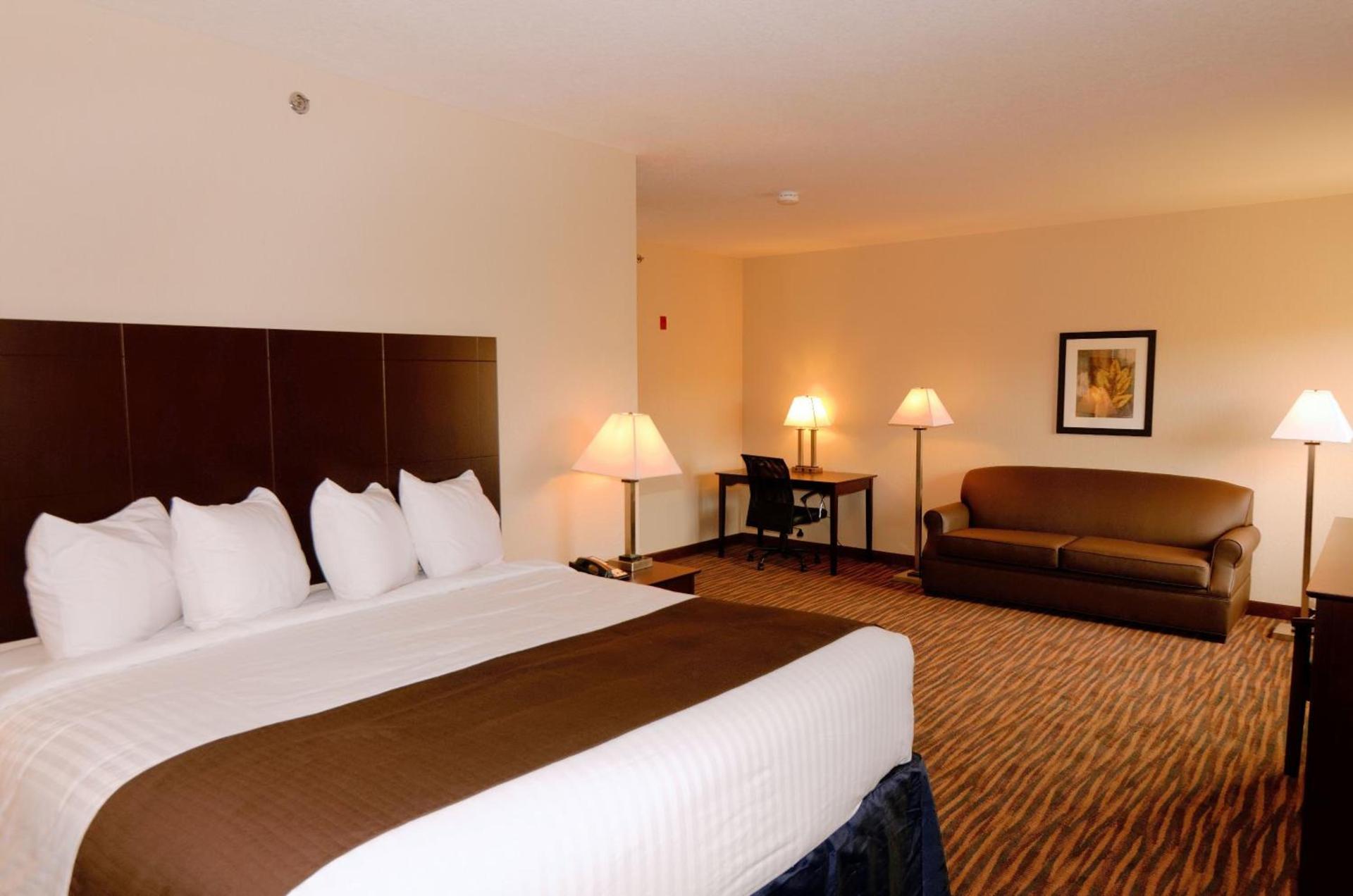 Cobblestone Inn & Suites - Denison | Oak Ridge photo 50