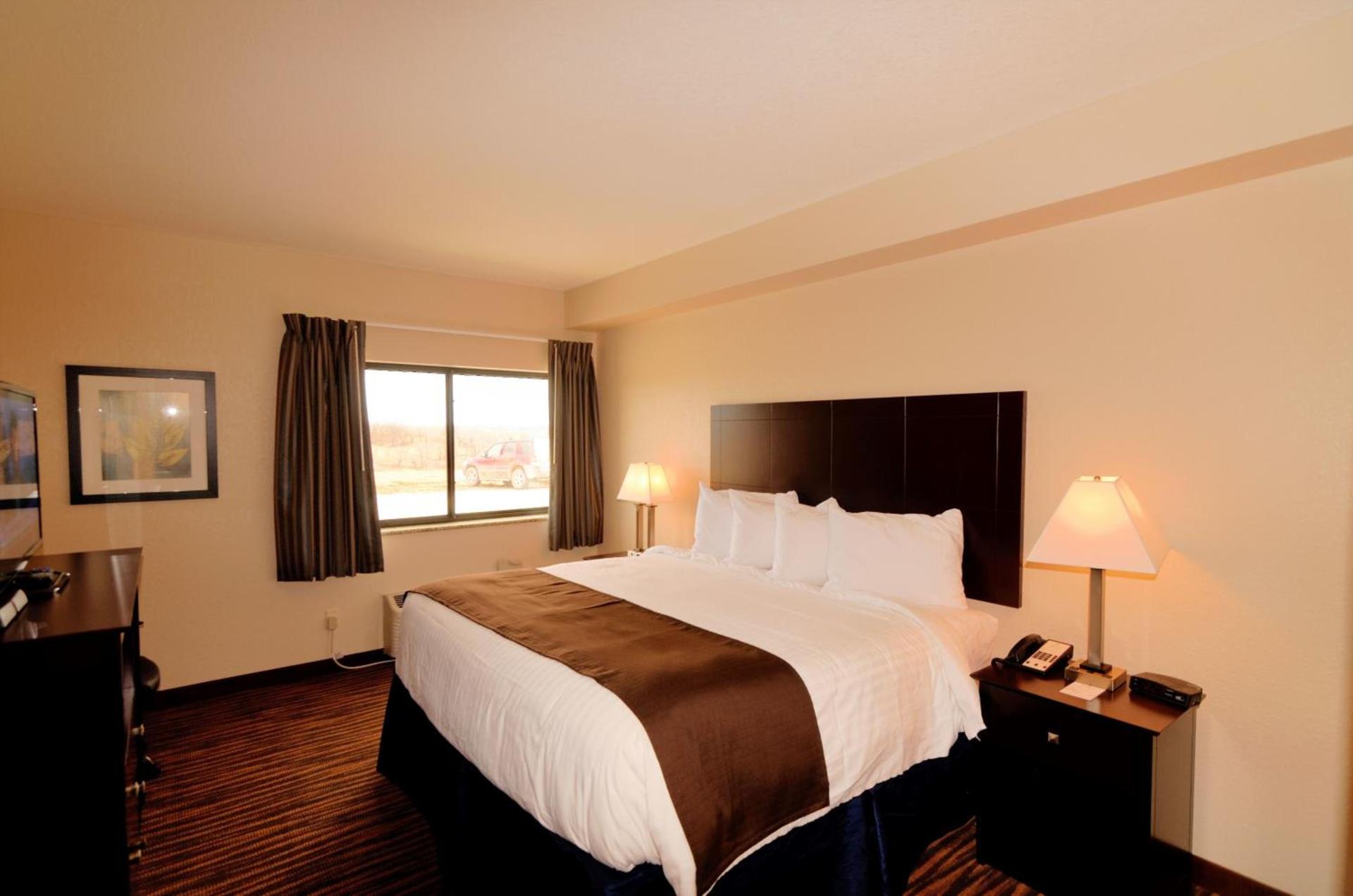 Cobblestone Inn & Suites - Denison | Oak Ridge photo 52