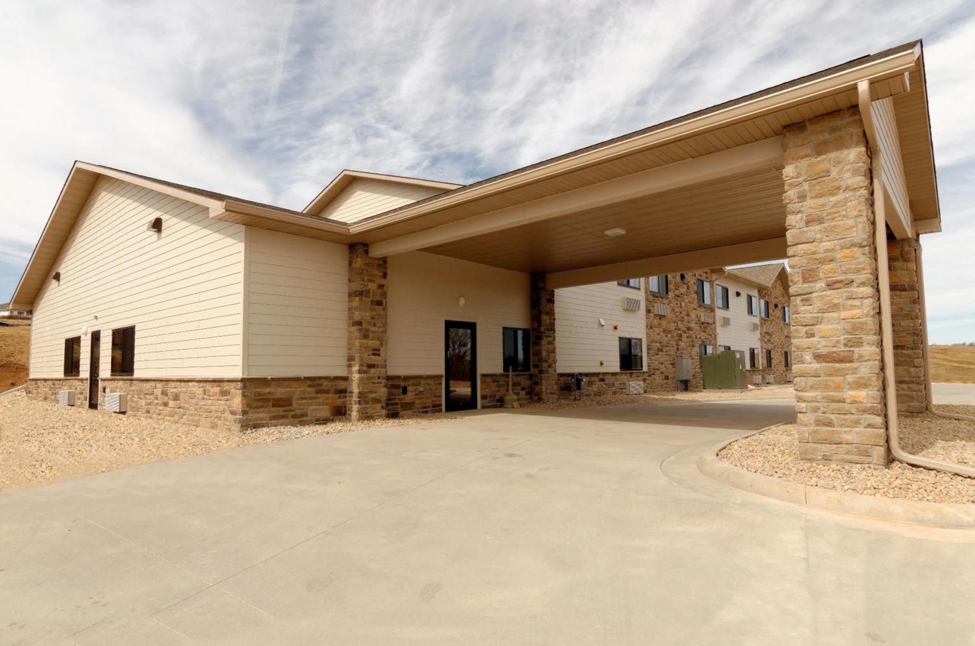 Cobblestone Inn & Suites - Denison | Oak Ridge photo 19