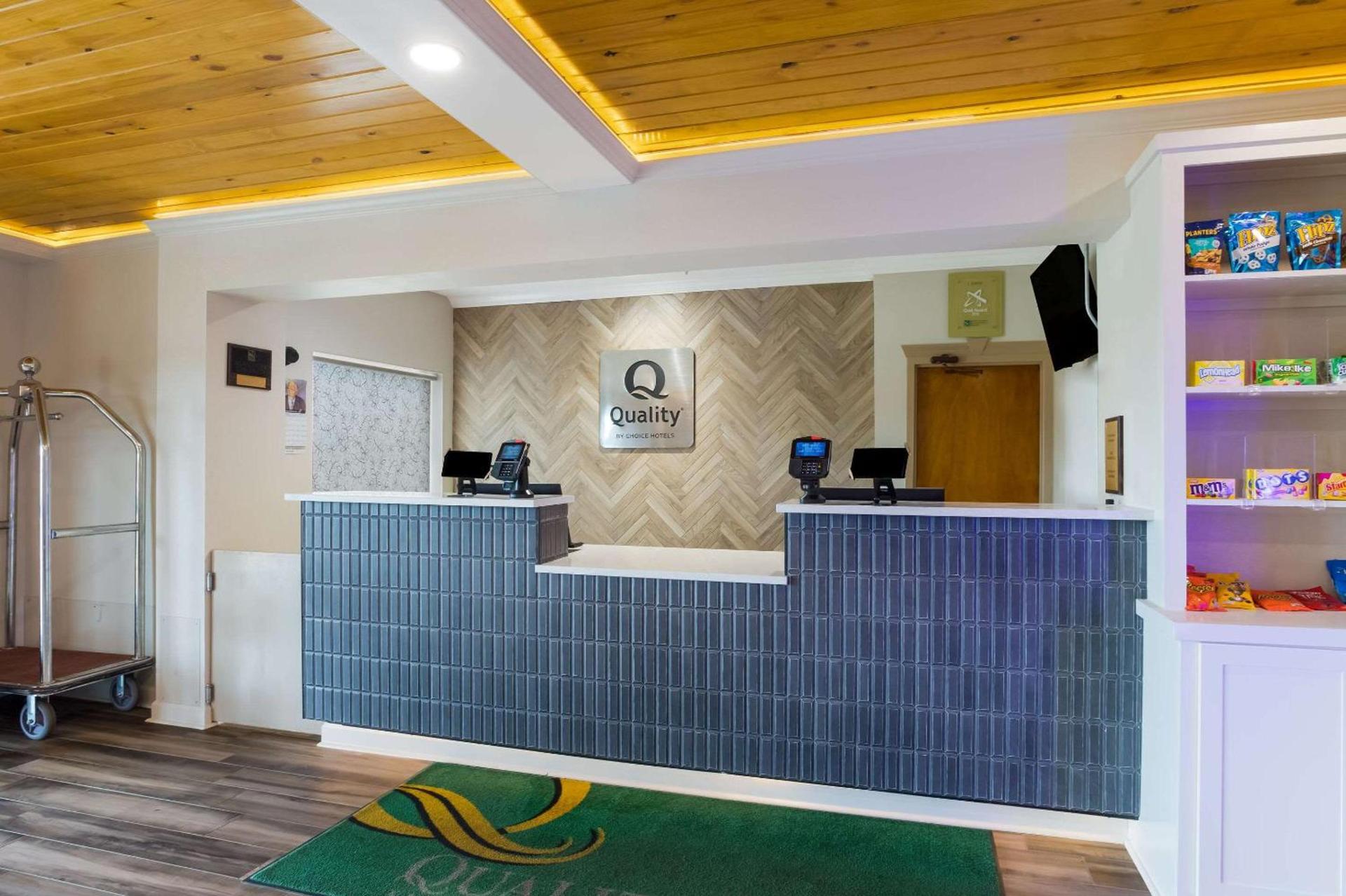 Quality Inn & Suites Pearl-Jackson photo 3