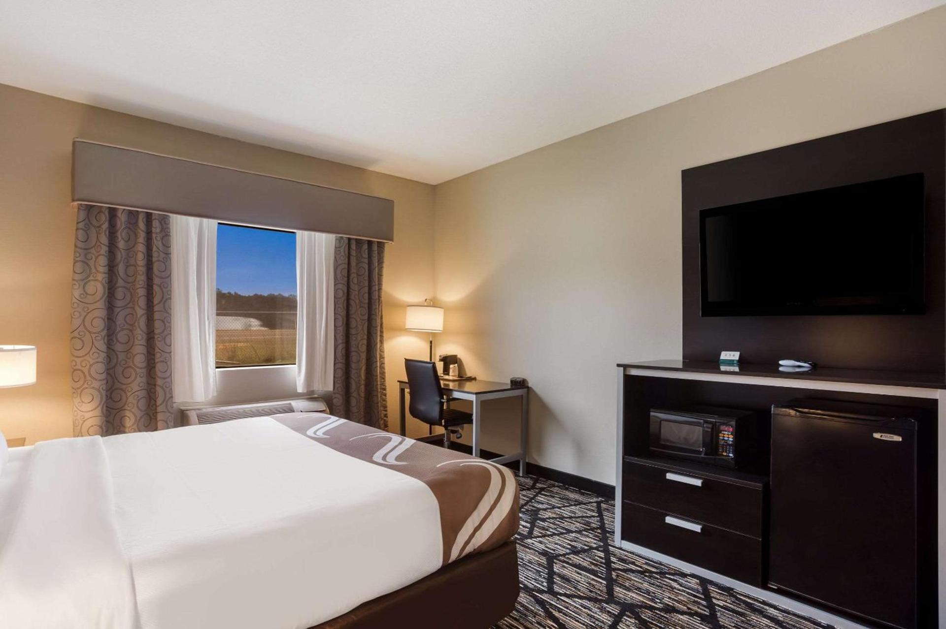 Quality Inn & Suites Pearl-Jackson photo 15