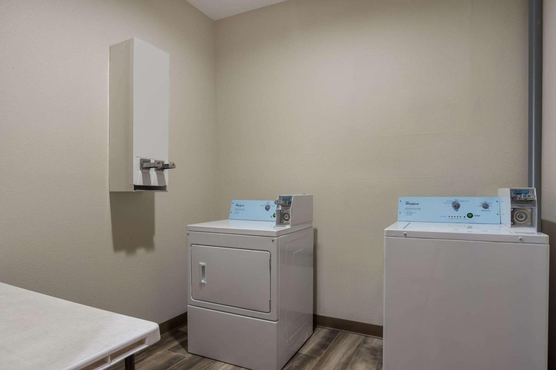 Quality Inn & Suites Pearl-Jackson photo 23