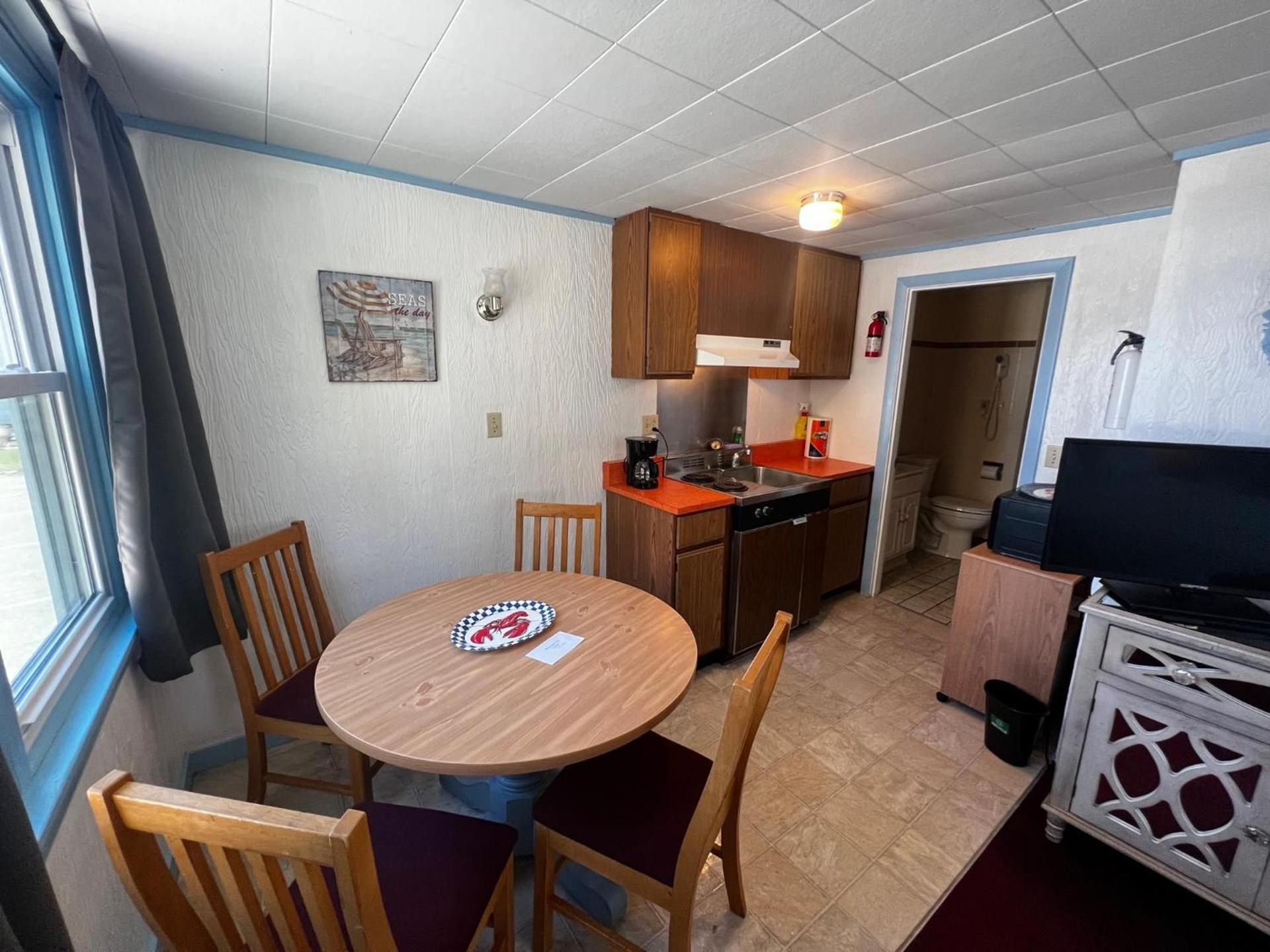 Claddagh Motel & Suites photo 73