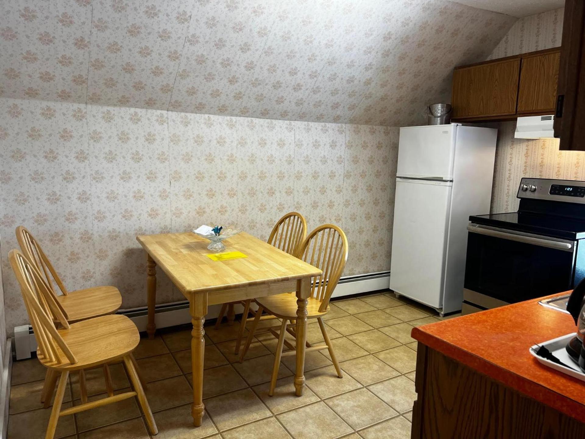 Claddagh Motel & Suites photo 77
