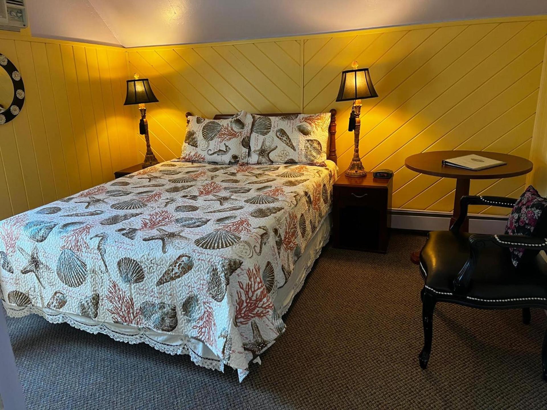 Claddagh Motel & Suites photo 82