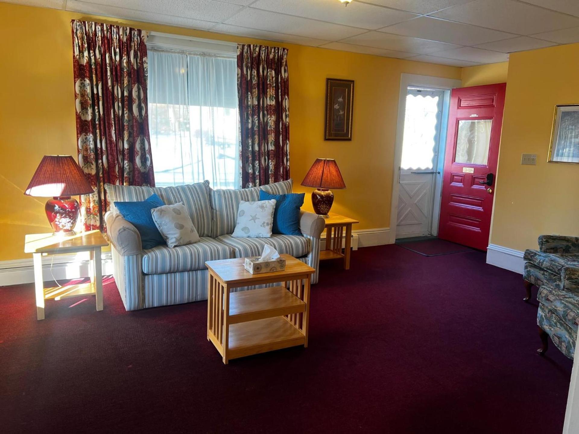 Claddagh Motel & Suites photo 89