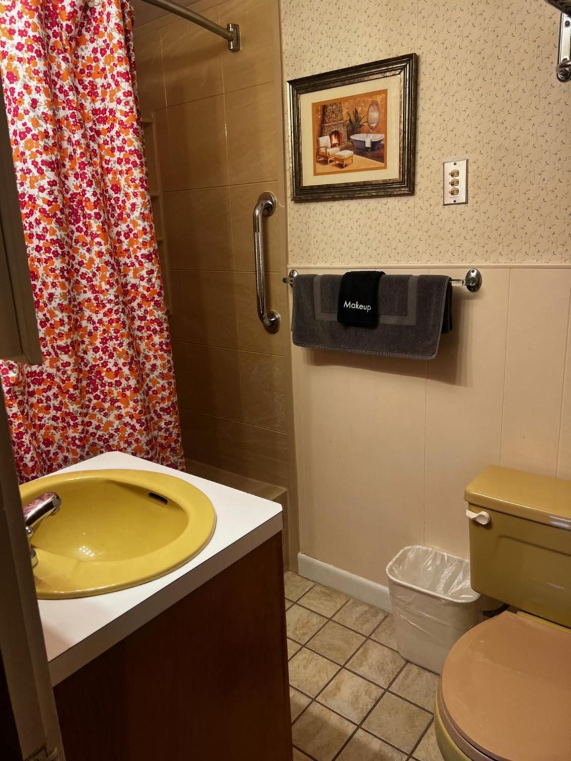 Claddagh Motel & Suites photo 85