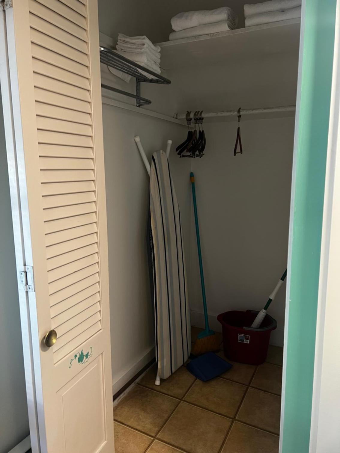 Claddagh Motel & Suites photo 94