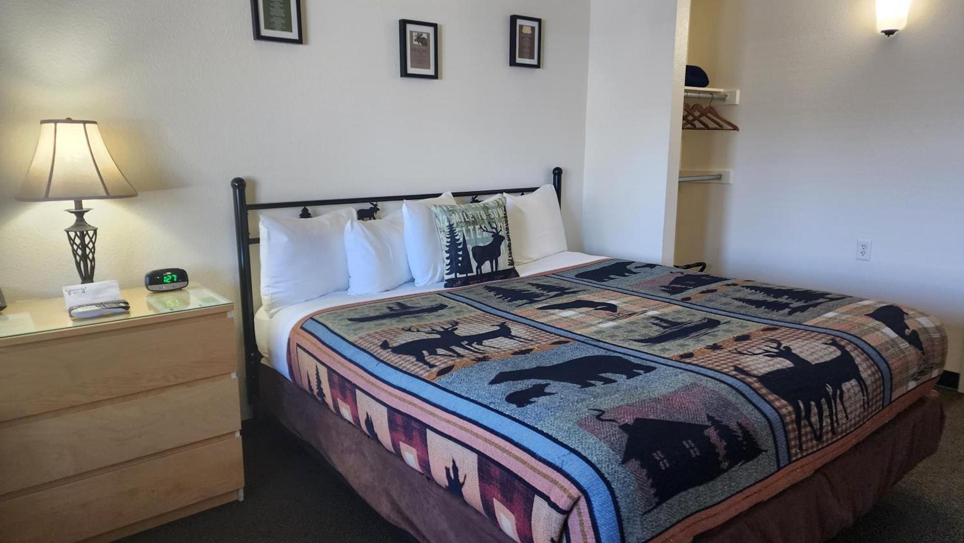Antlers Inn photo 13