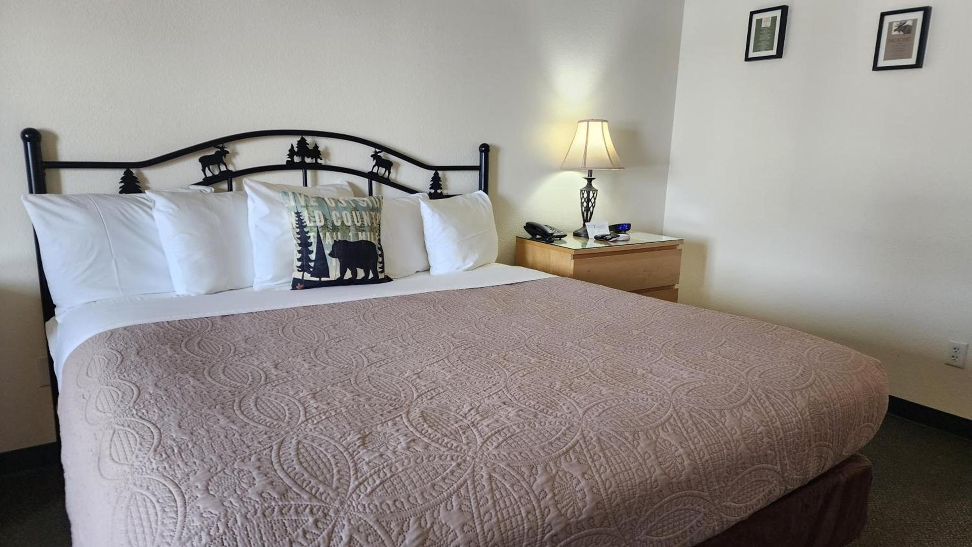 Antlers Inn photo 4
