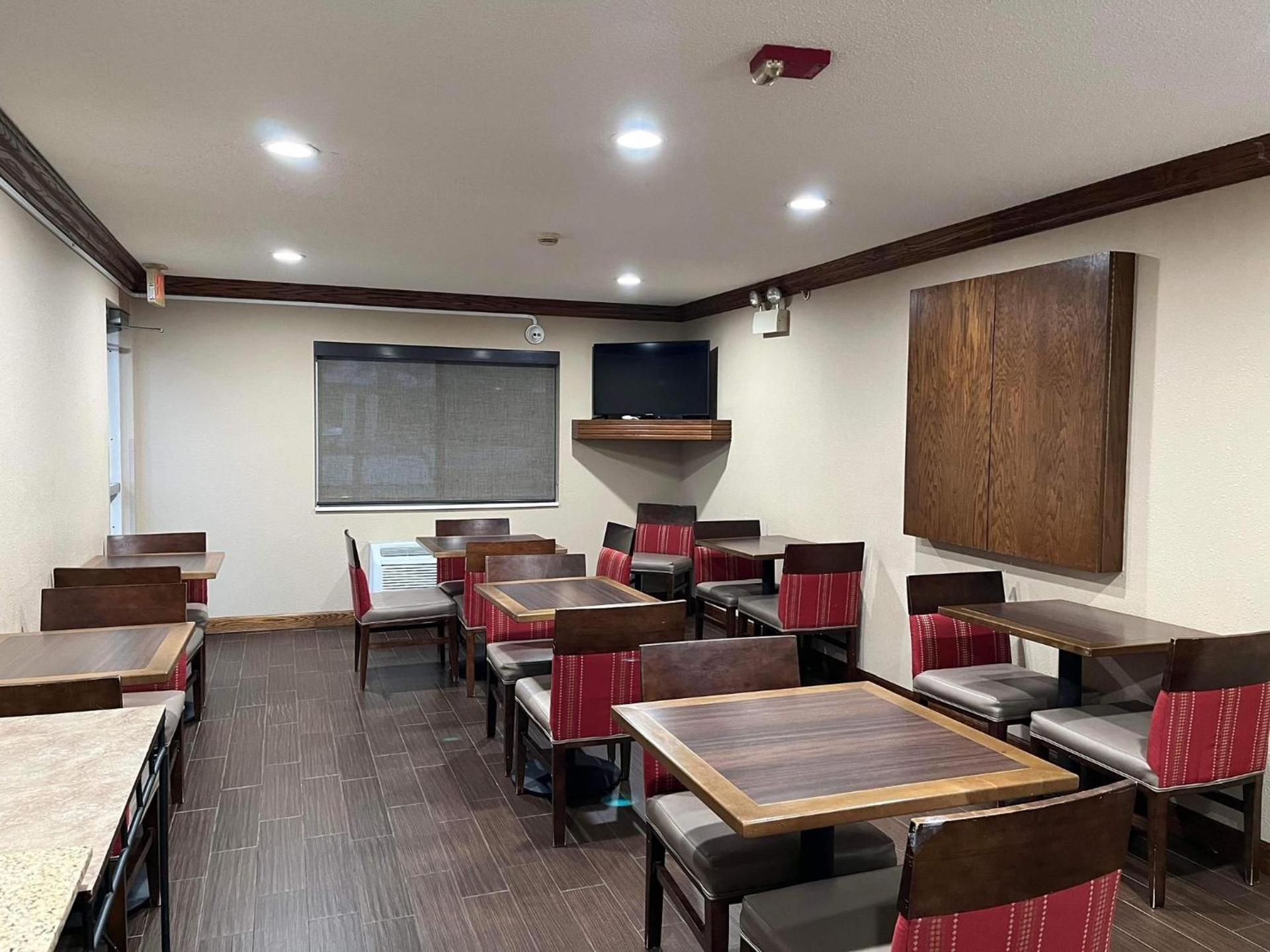 Quality Inn & Suites Bradford photo 17