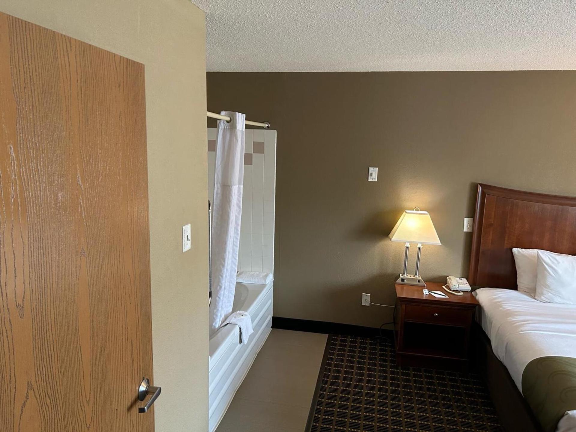 Quality Inn & Suites Bradford photo 22