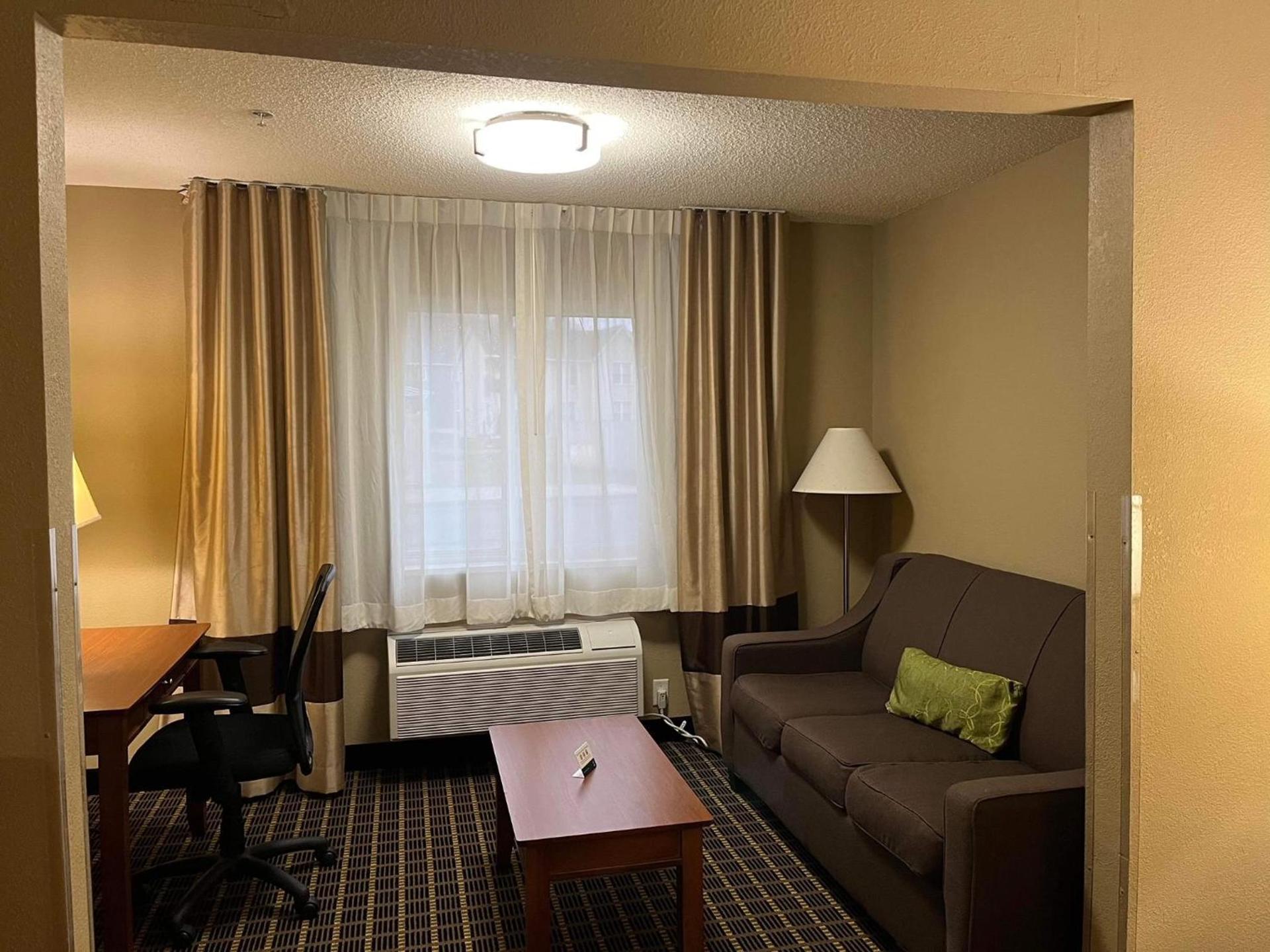 Quality Inn & Suites Bradford photo 30