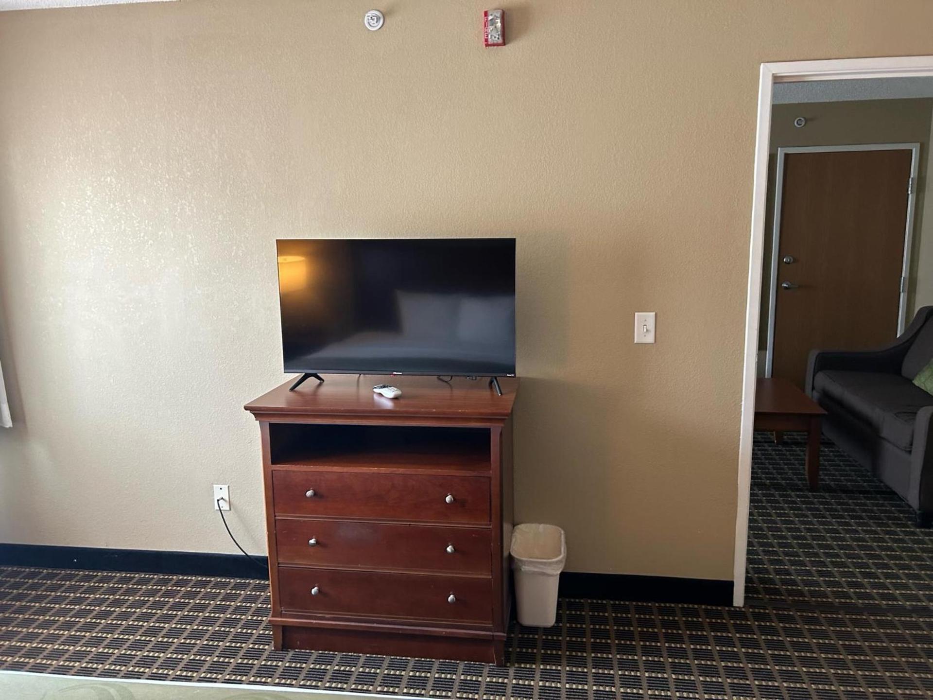 Quality Inn & Suites Bradford photo 31