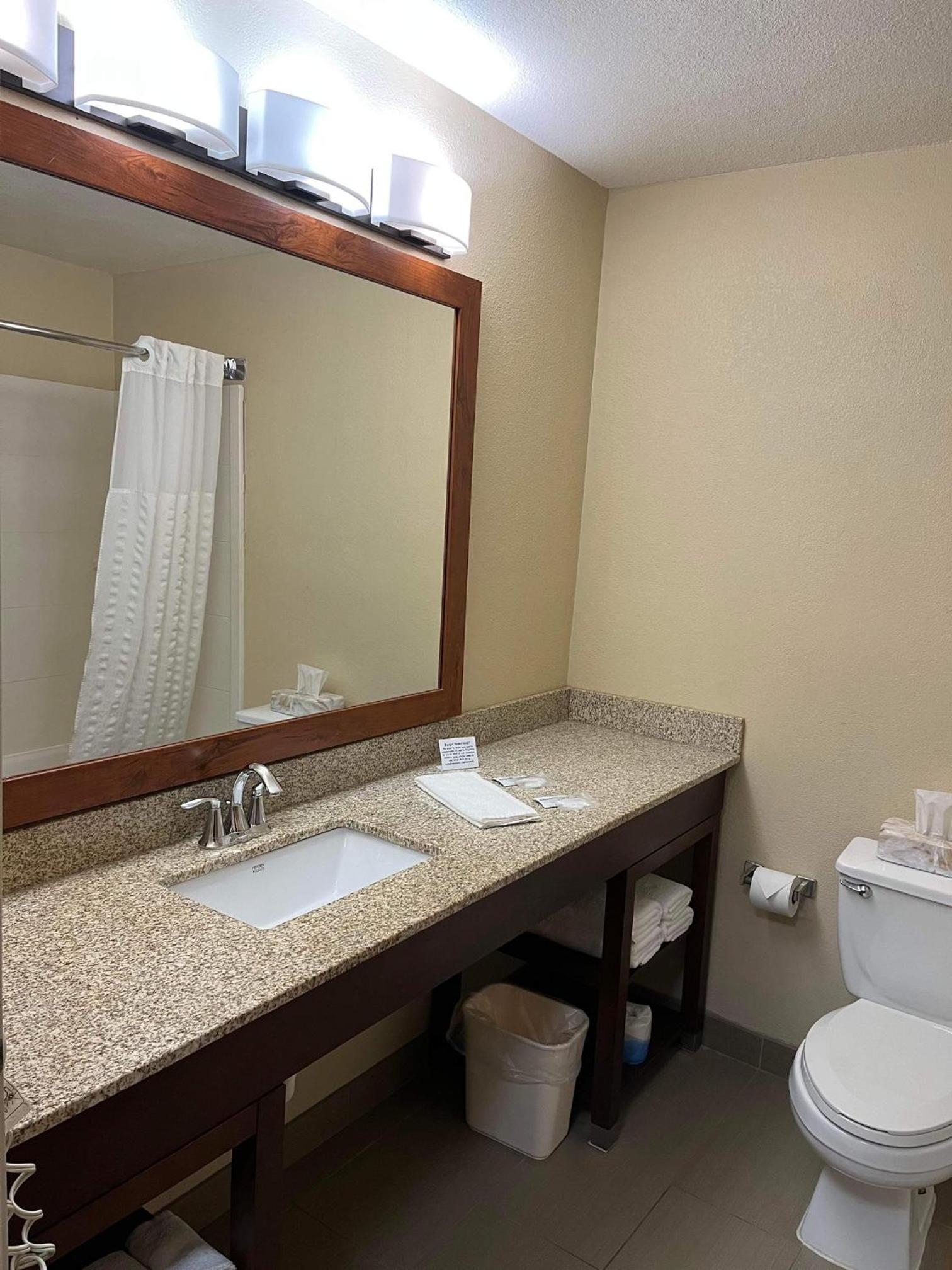 Quality Inn & Suites Bradford photo 37