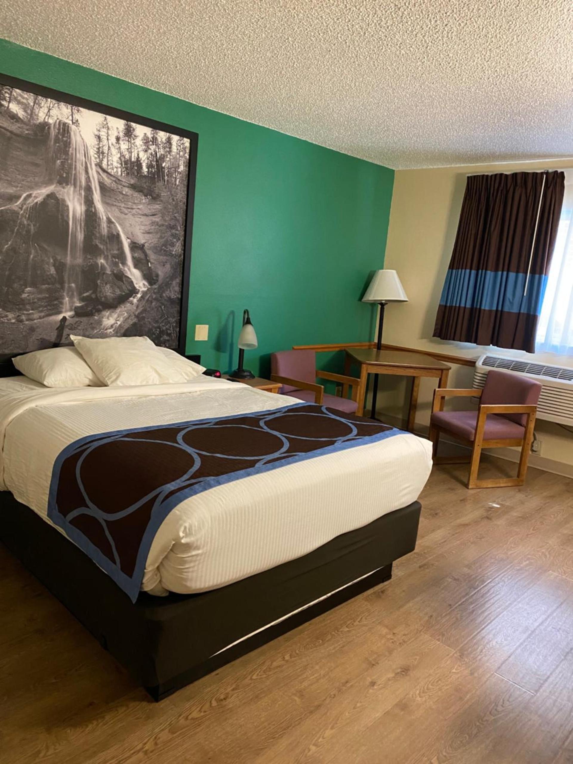 Super 8 by Wyndham Ogallala photo 13