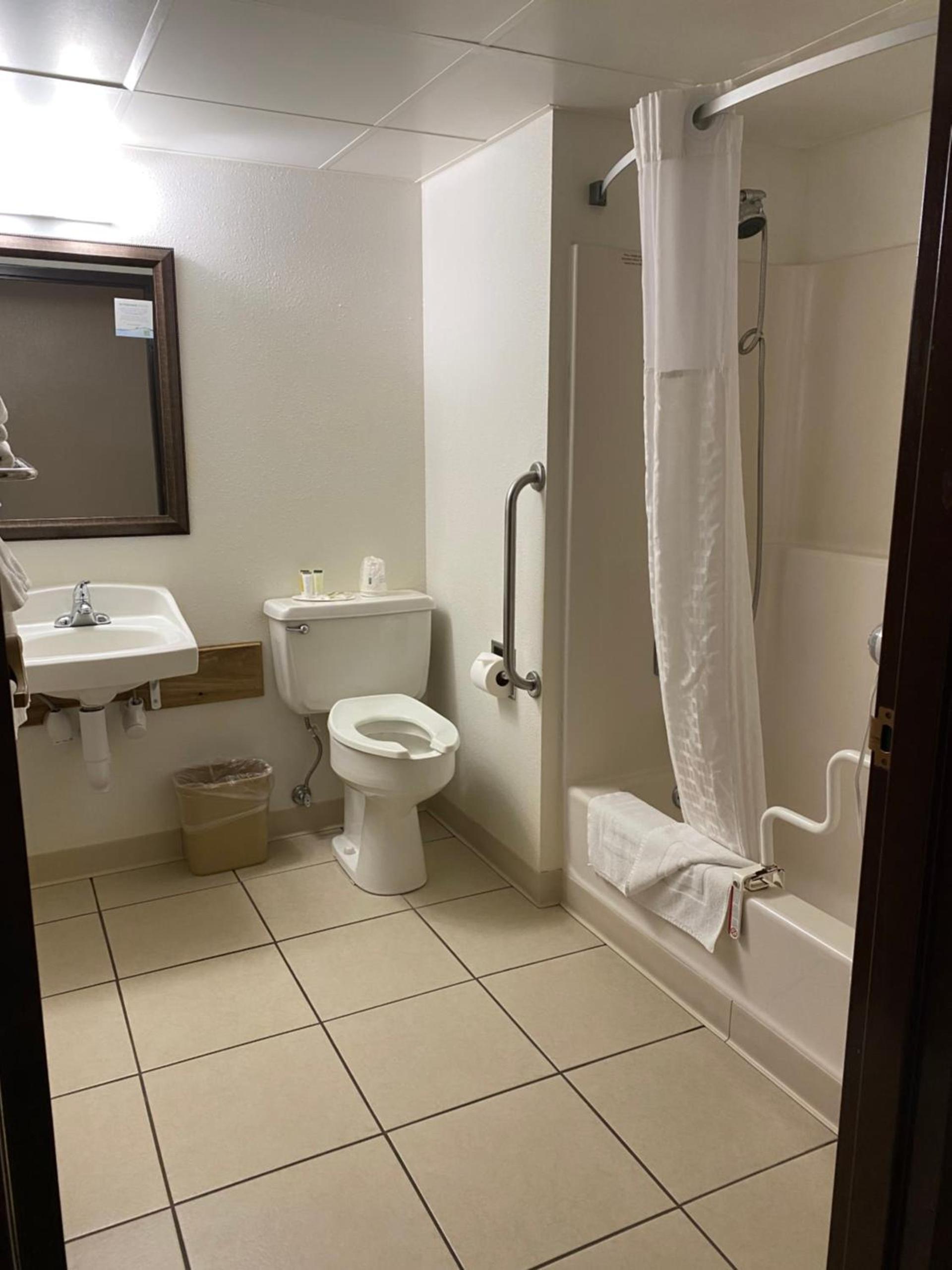 Super 8 by Wyndham Ogallala photo 22