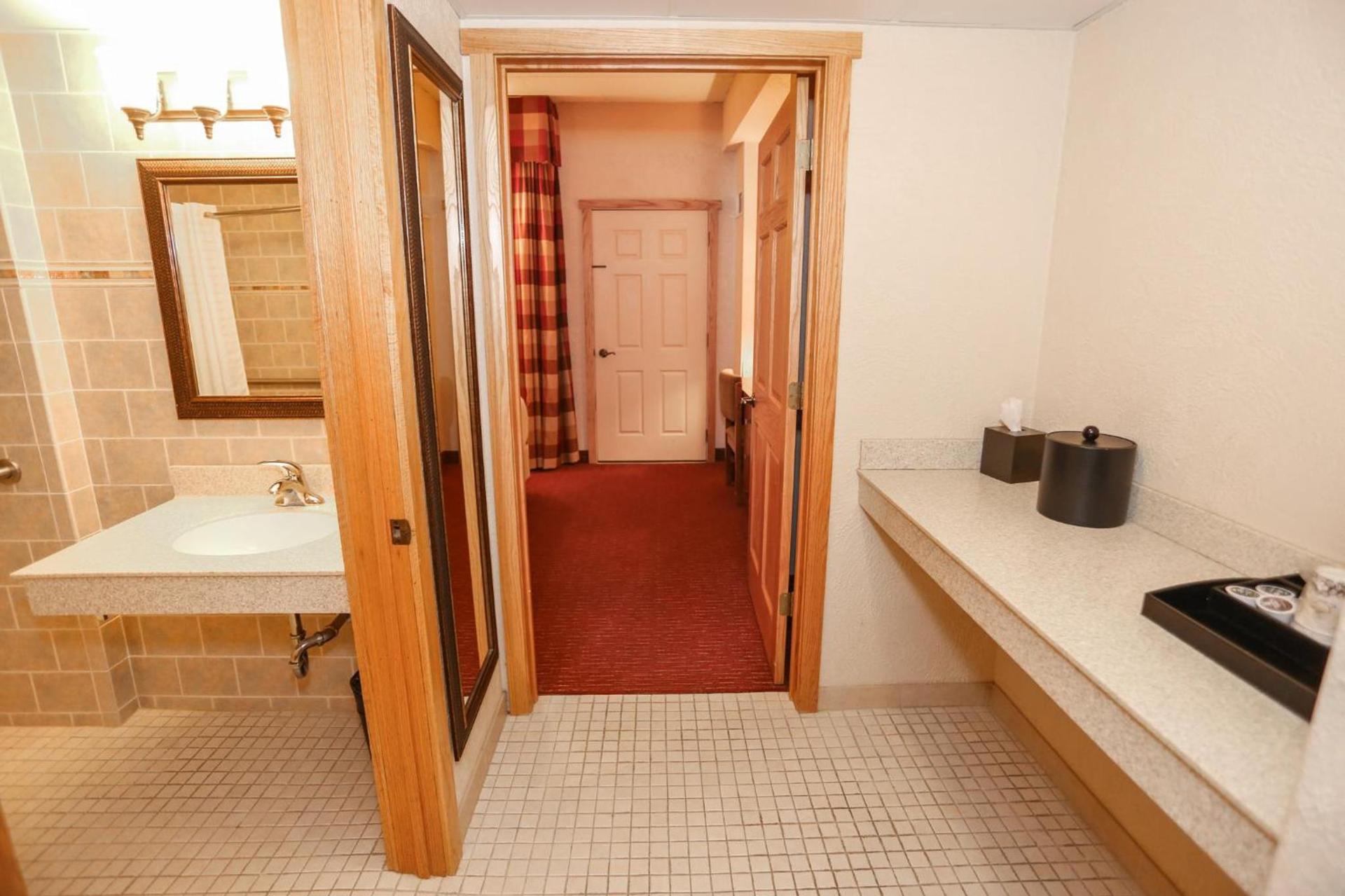Slopeside Hotel, A Vail Resorts Property photo 47