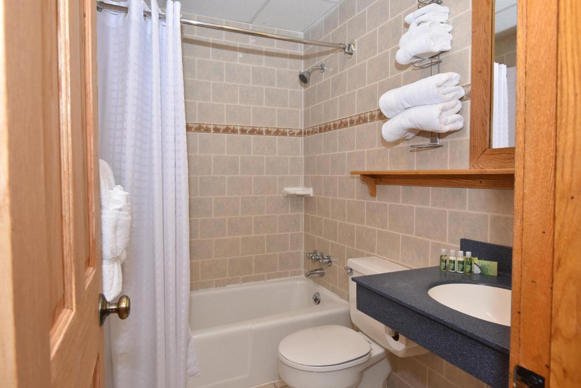 Slopeside Hotel, A Vail Resorts Property photo 64