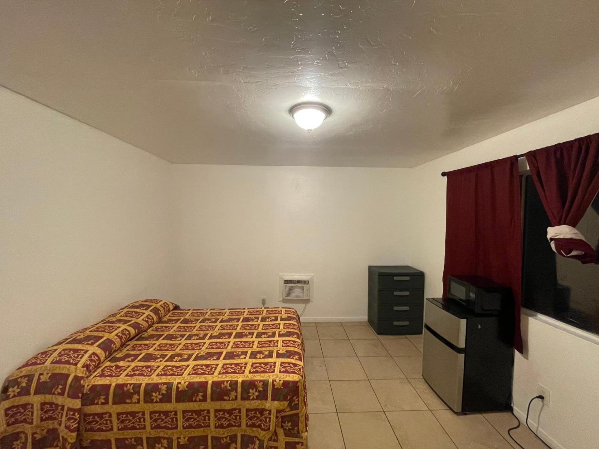 Crown Inn & Suites photo 30
