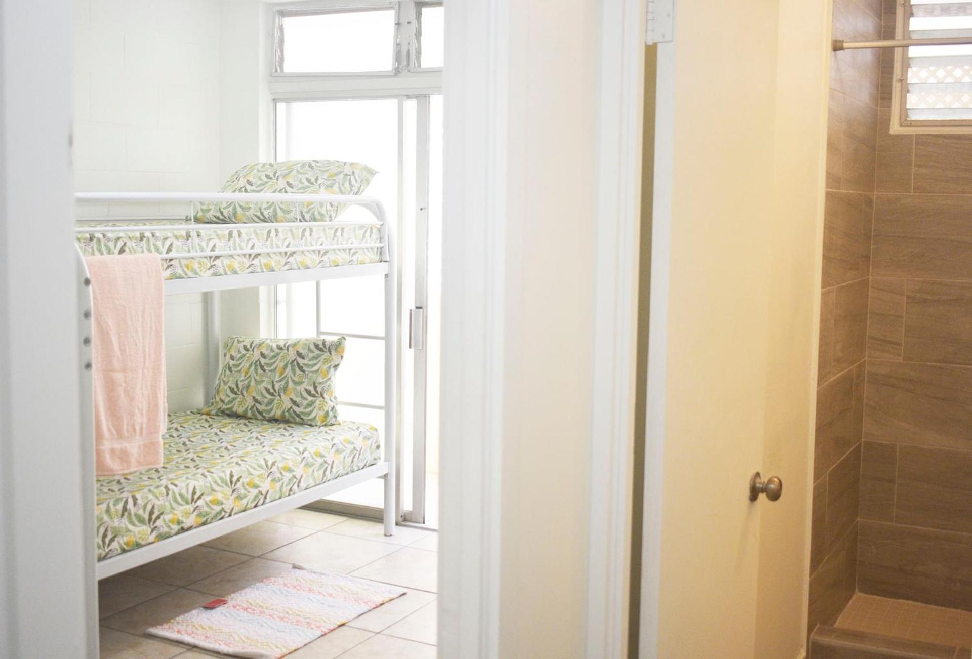 Waikiki Beachside Hostel photo 82