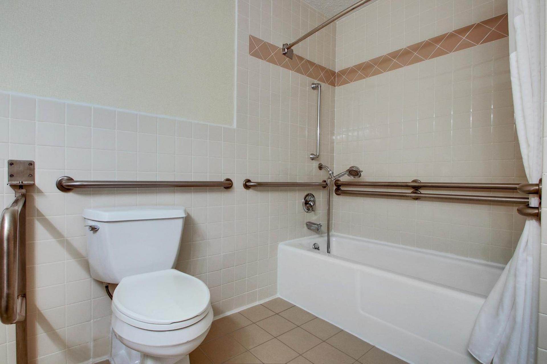 Holiday Inn Westbury-Long Island by IHG photo 4