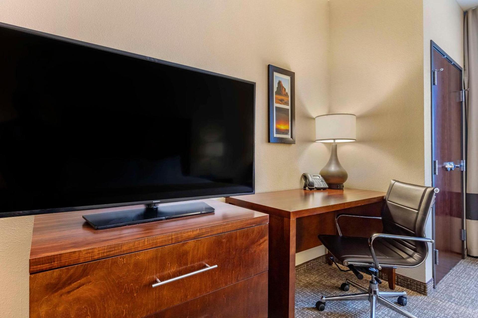 Comfort Inn & Suites Edgewood photo 14