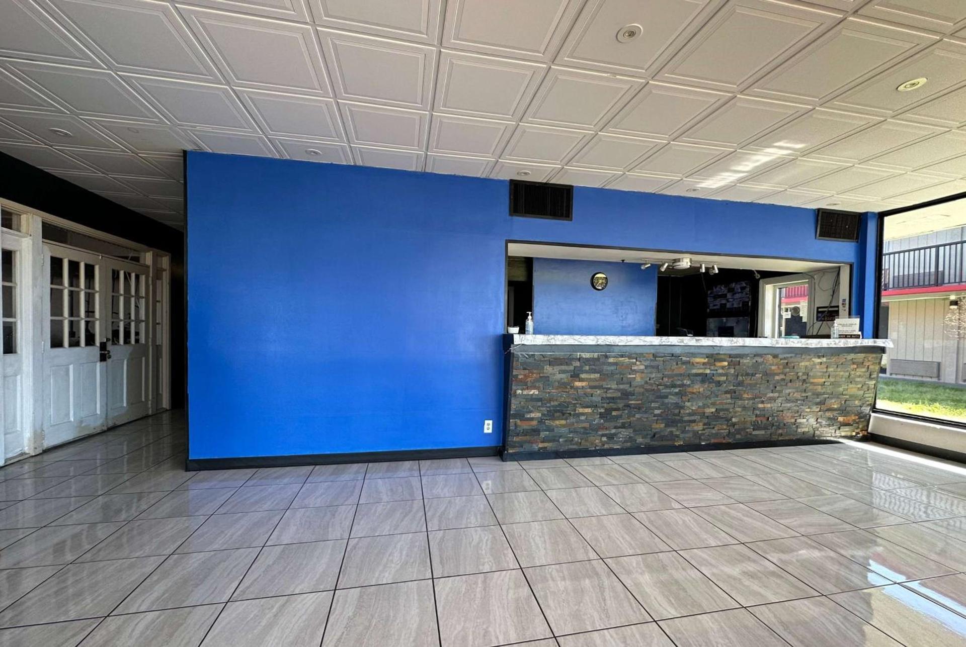 Ramada by Wyndham Lumberton NC North photo 3