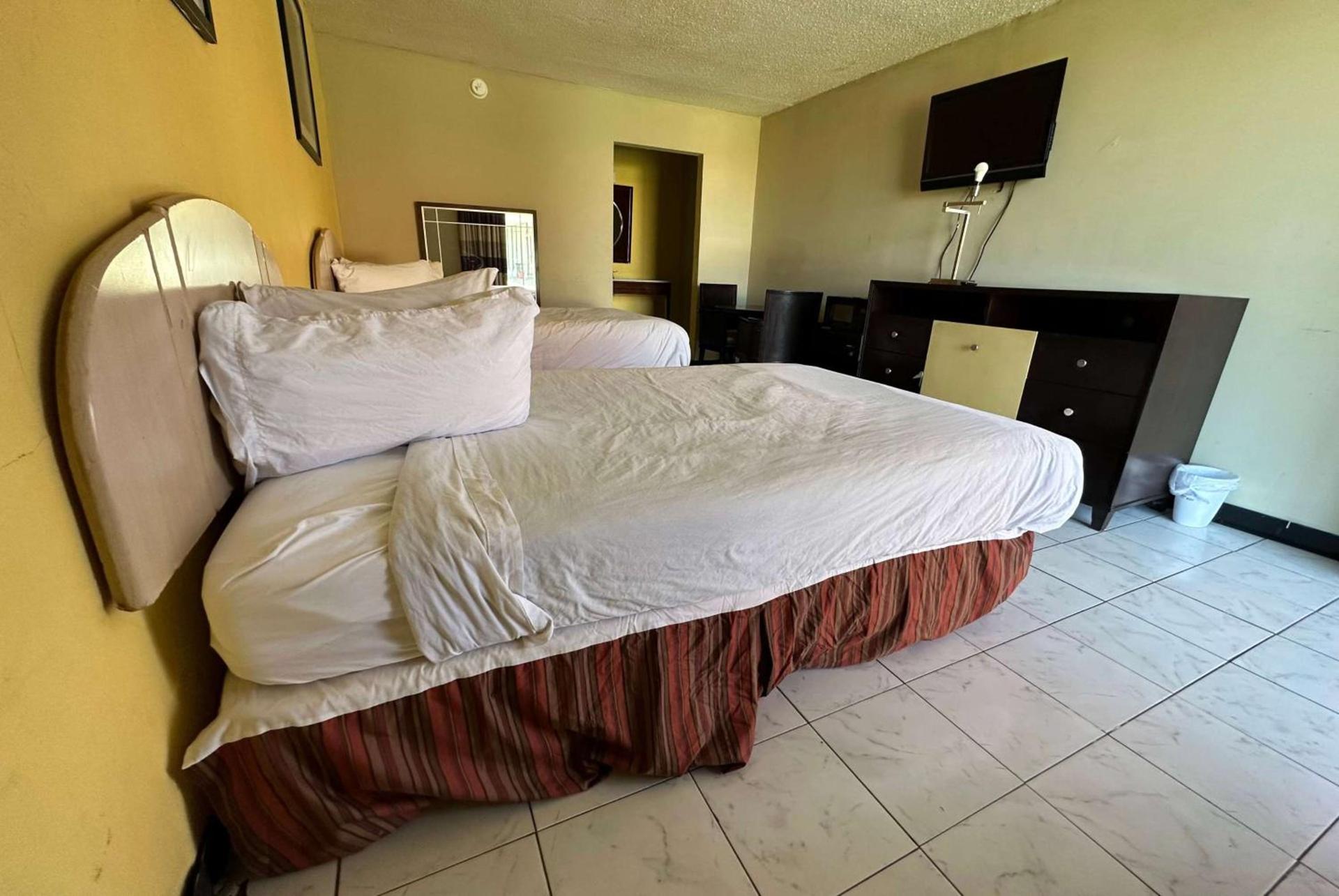 Ramada by Wyndham Lumberton NC North photo 4