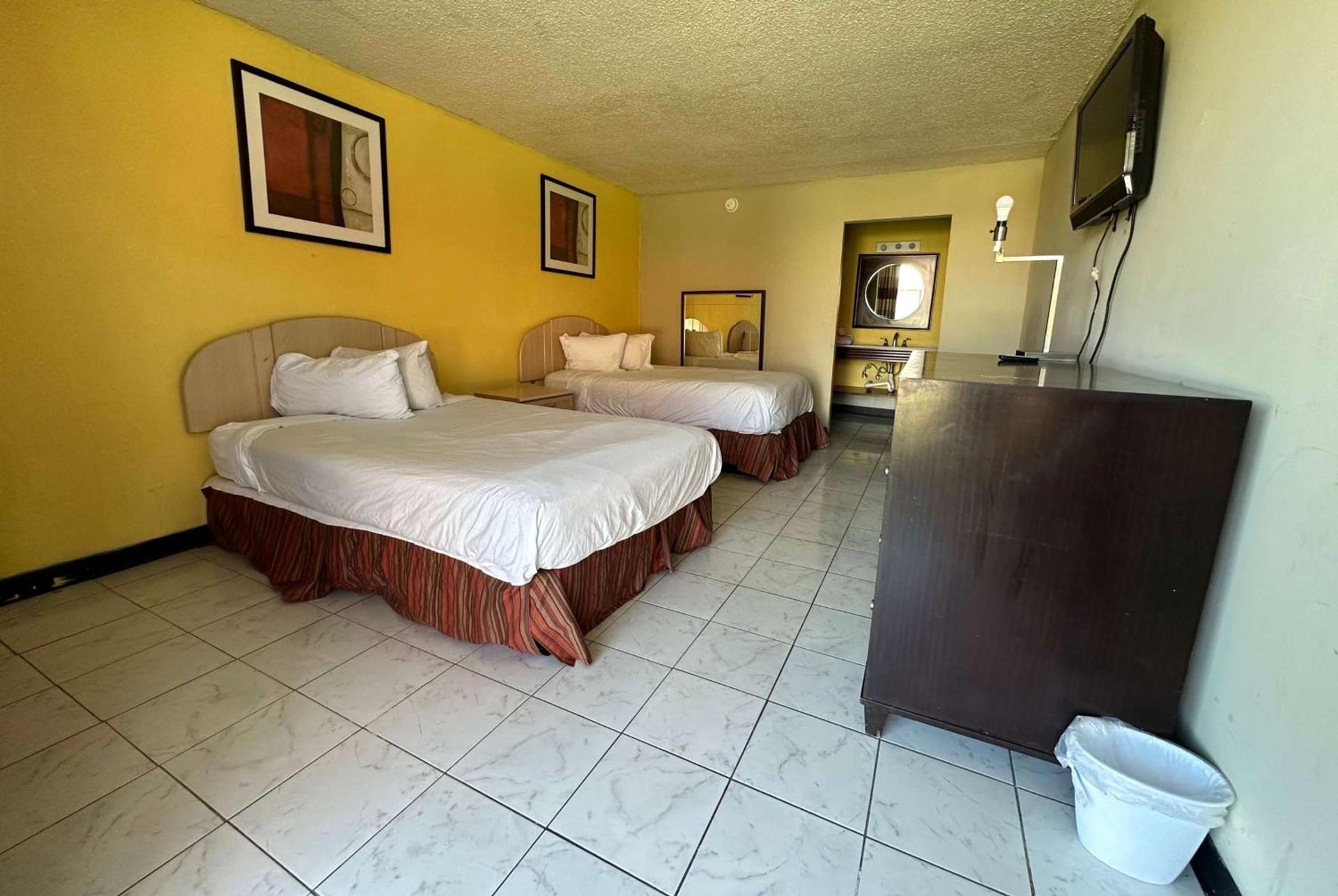 Ramada by Wyndham Lumberton NC North photo 7
