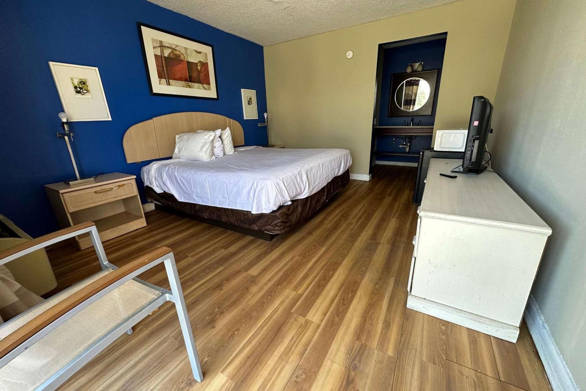 Ramada by Wyndham Lumberton NC North photo 10