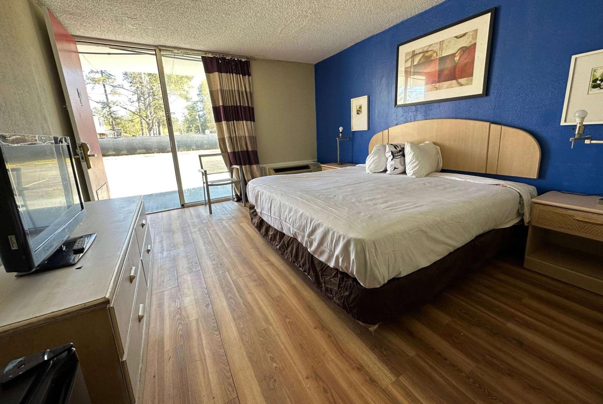 Ramada by Wyndham Lumberton NC North photo 12