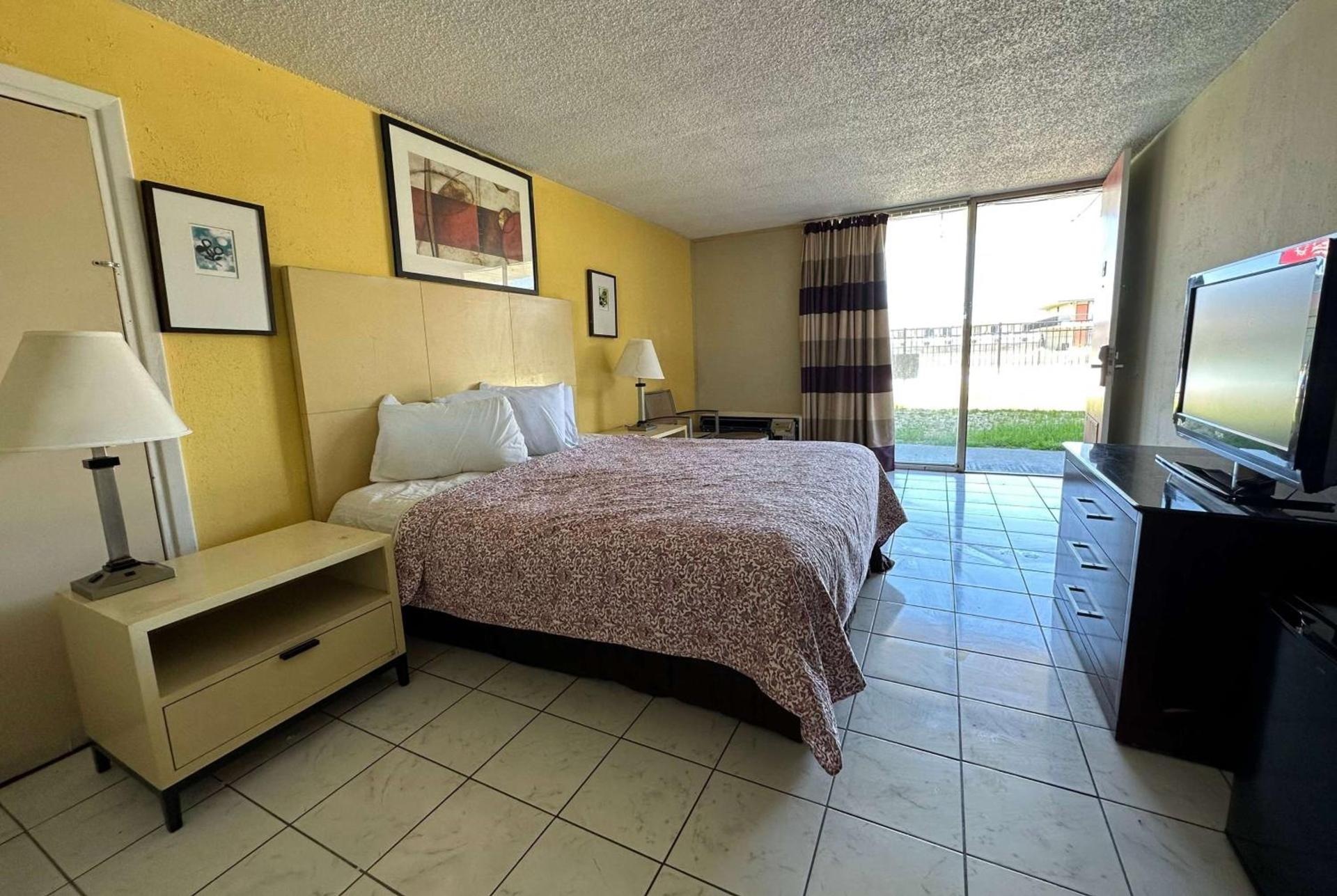 Ramada by Wyndham Lumberton NC North photo 15