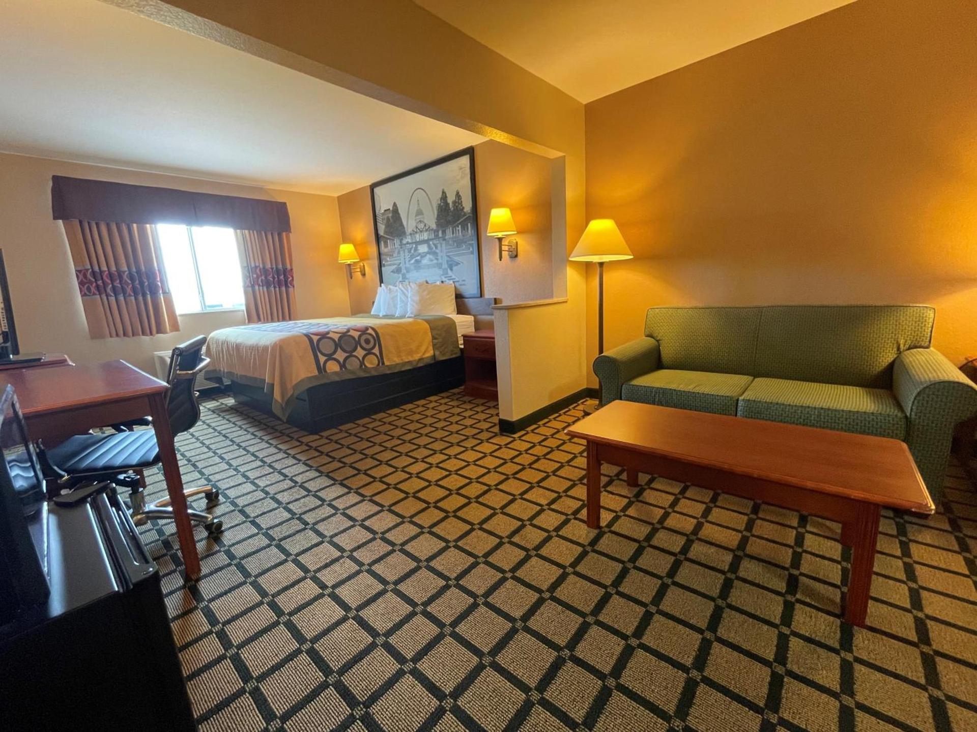 Super 8 by Wyndham Rolla photo 30