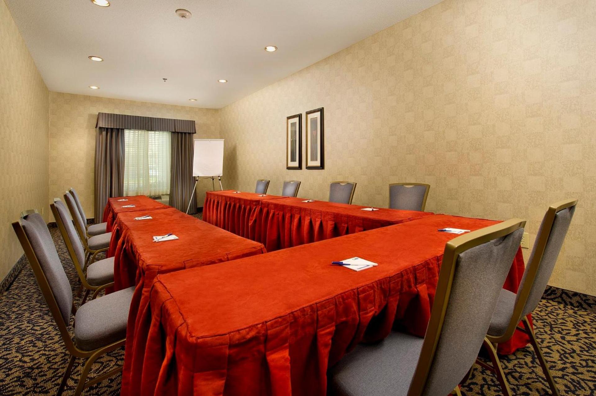 Holiday Inn Express & Suites San Antonio West Sea World Area by IHG photo 40