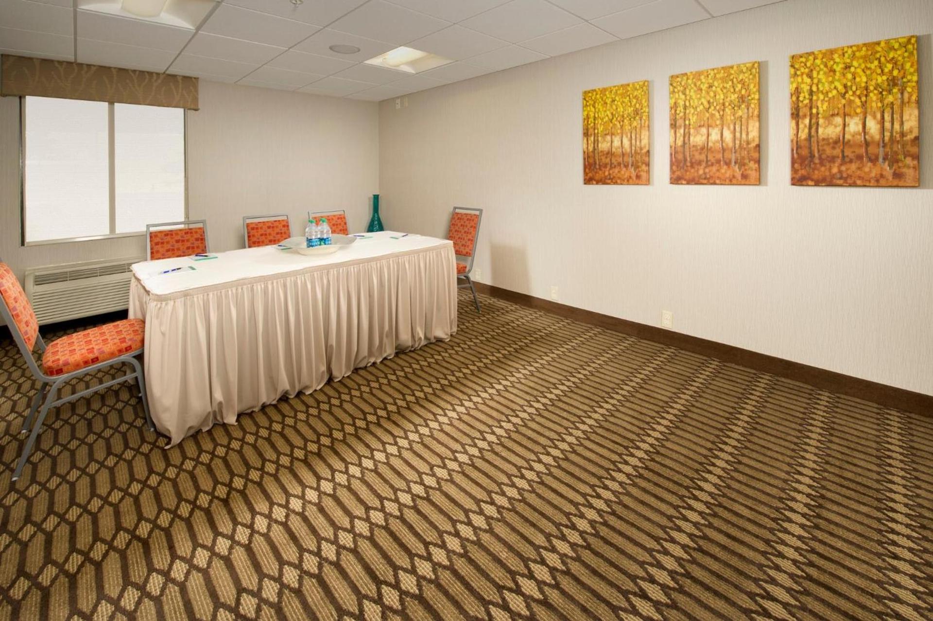Holiday Inn Express - Waldorf by IHG photo 22