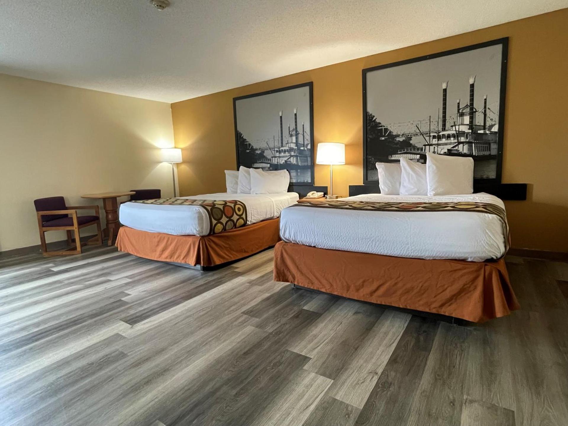 Super 8 by Wyndham Pevely photo 20