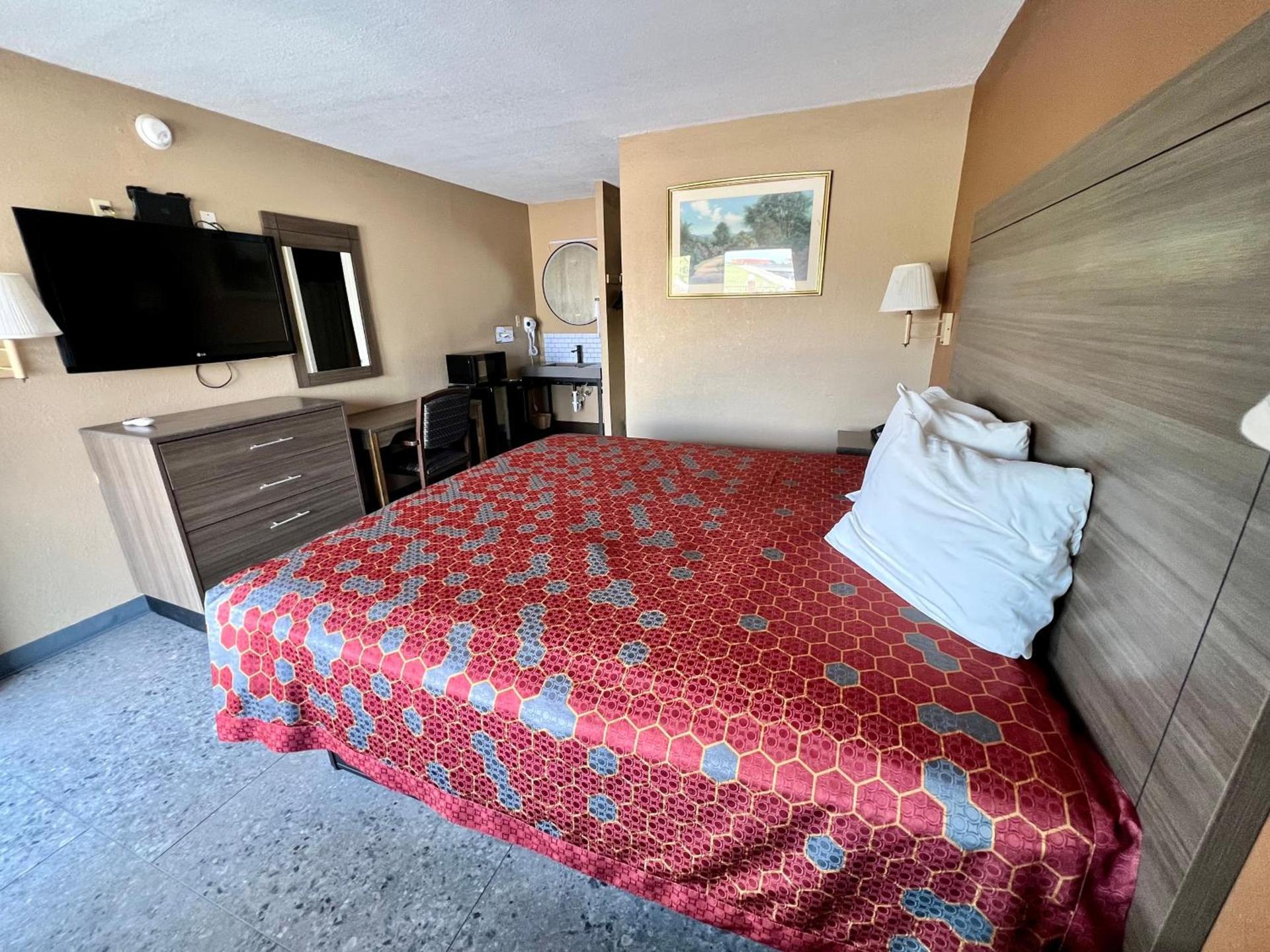 THE COUNTRY CORNER INN photo 14