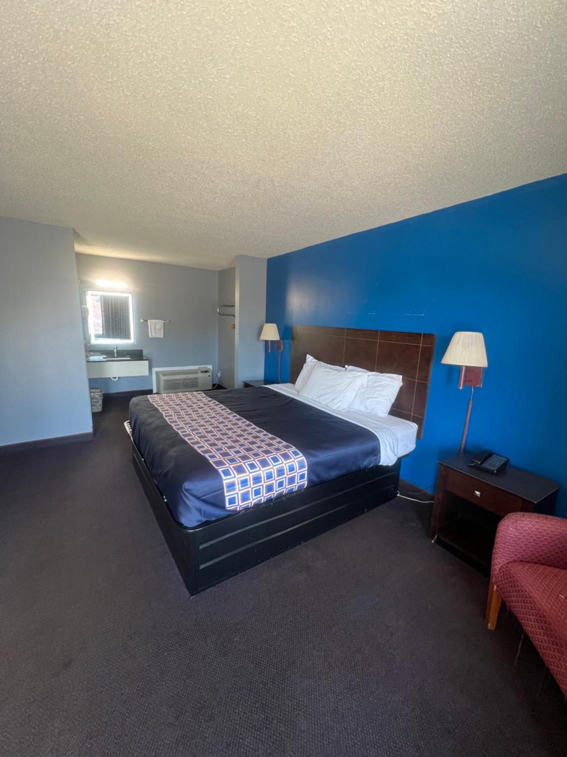 Executive Inn and Suites - Jackson photo 27